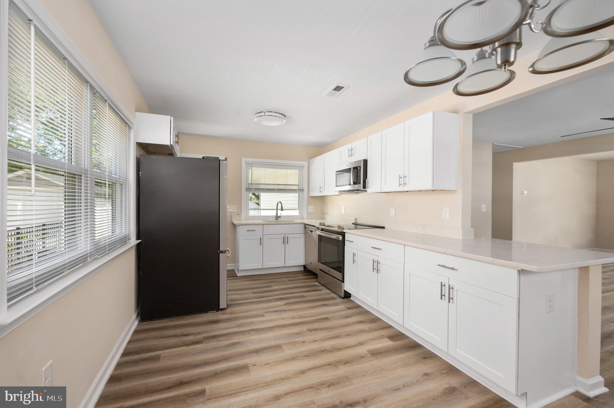 COLONIAL BEACH - Residential