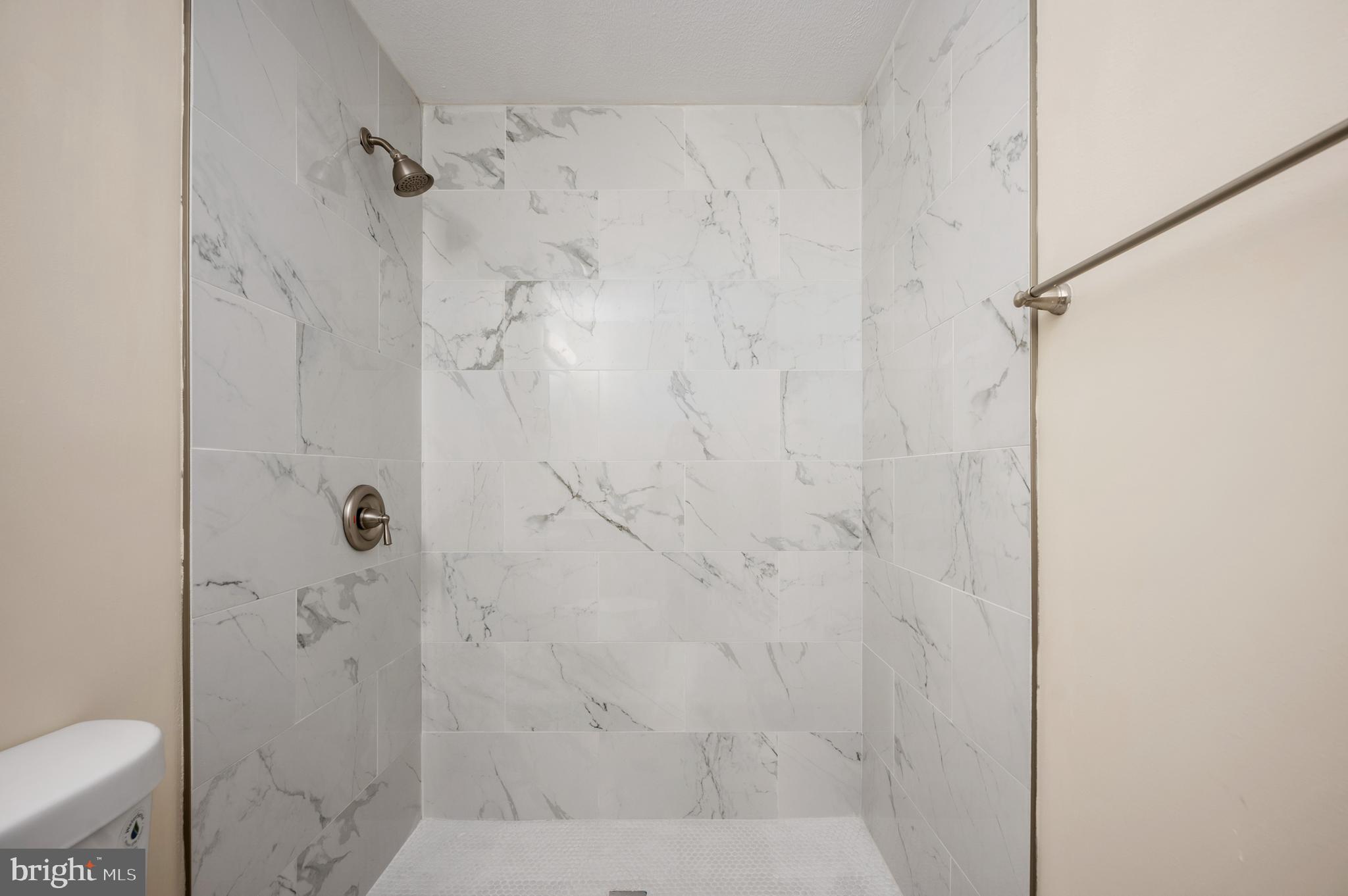 COLONIAL BEACH - Residential