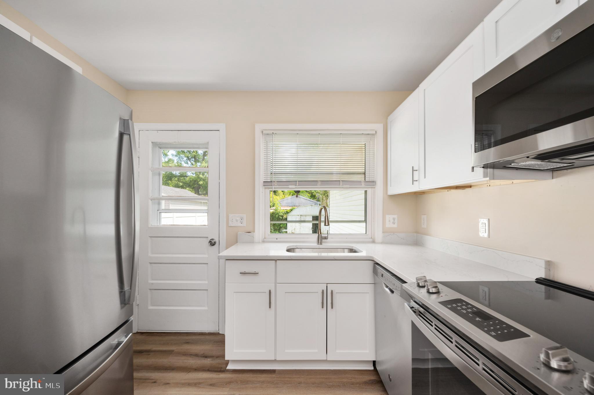 COLONIAL BEACH - Residential