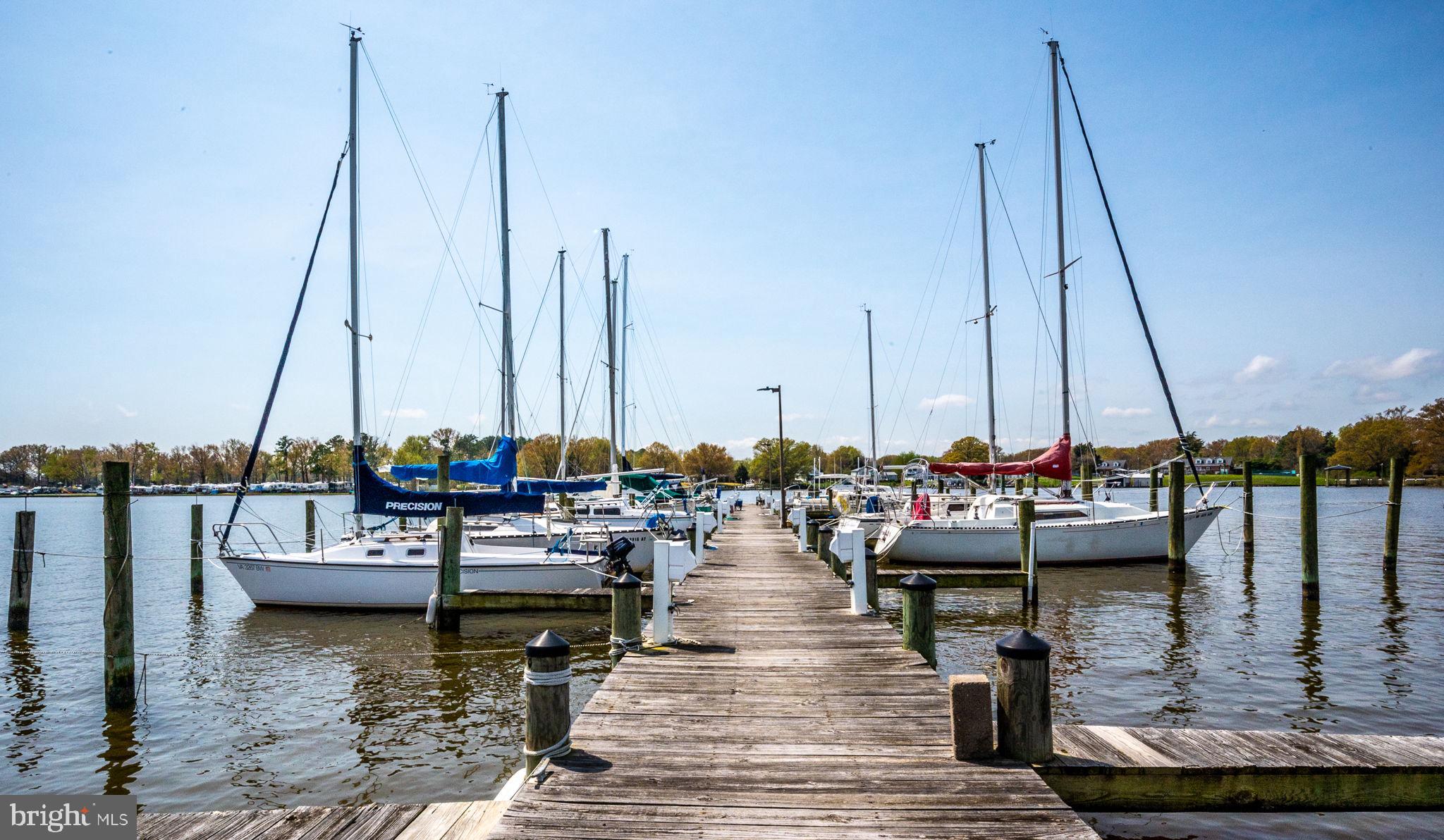 COLONIAL BEACH - Residential