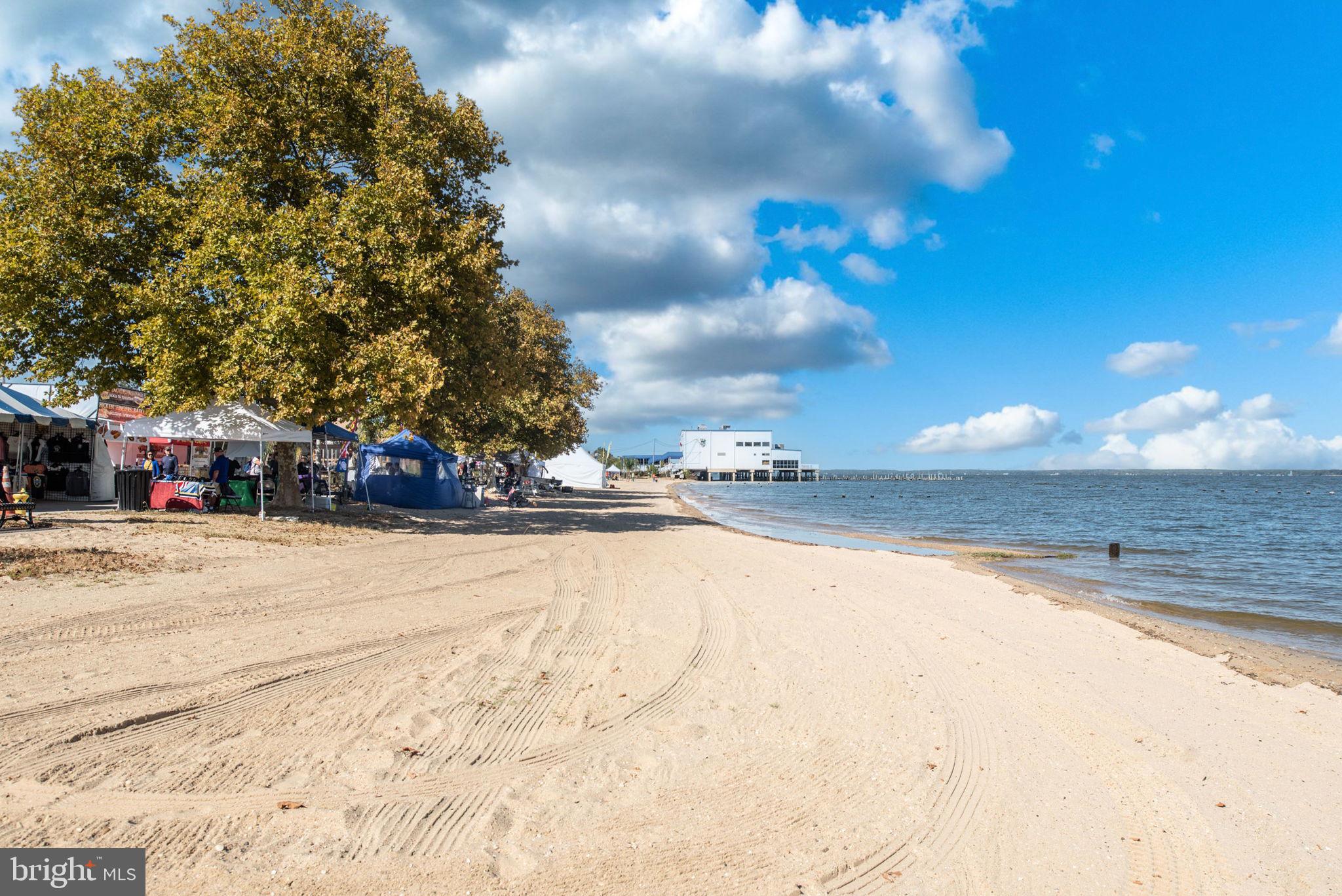 COLONIAL BEACH - Residential