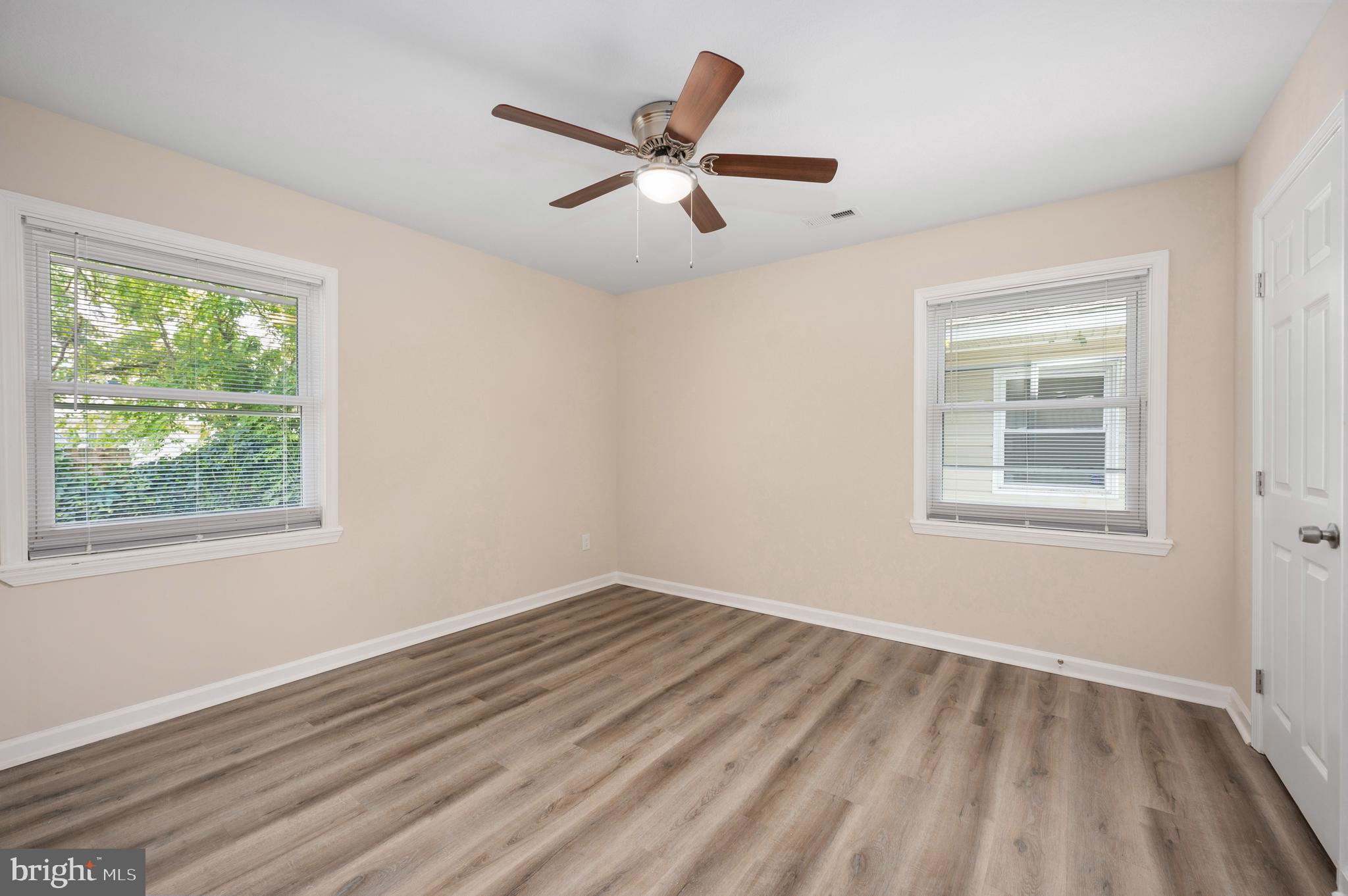 COLONIAL BEACH - Residential