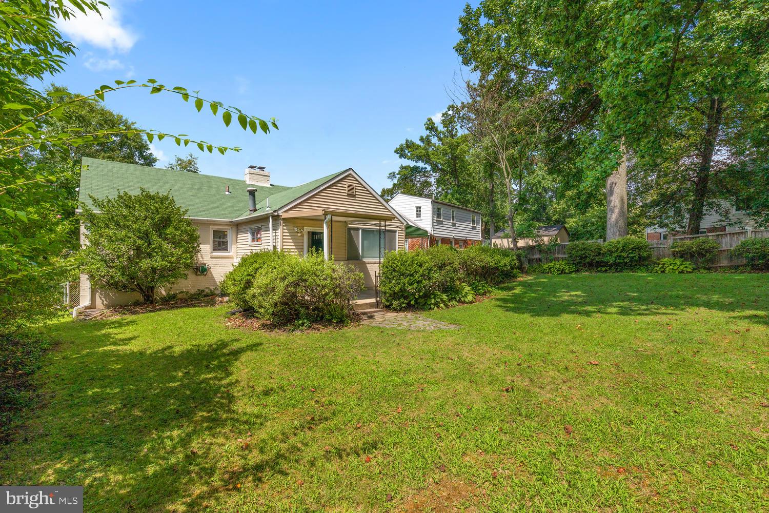 WHEATON HILLS - Residential