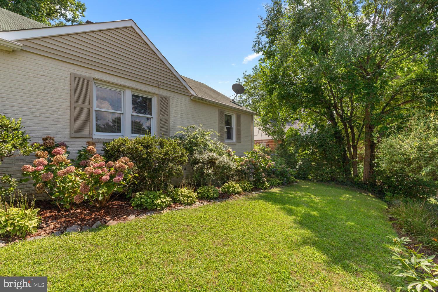 WHEATON HILLS - Residential