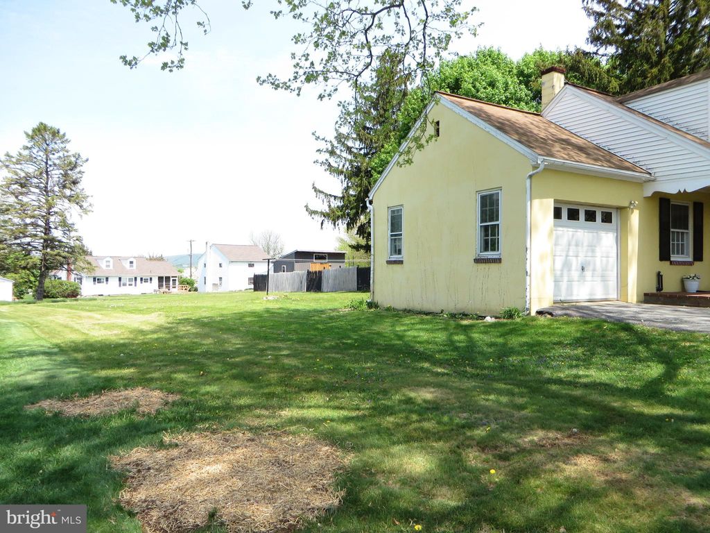 Photo of 109 Chestnut Street, LITITZ, PA 17543 (MLS # PALA2070000)