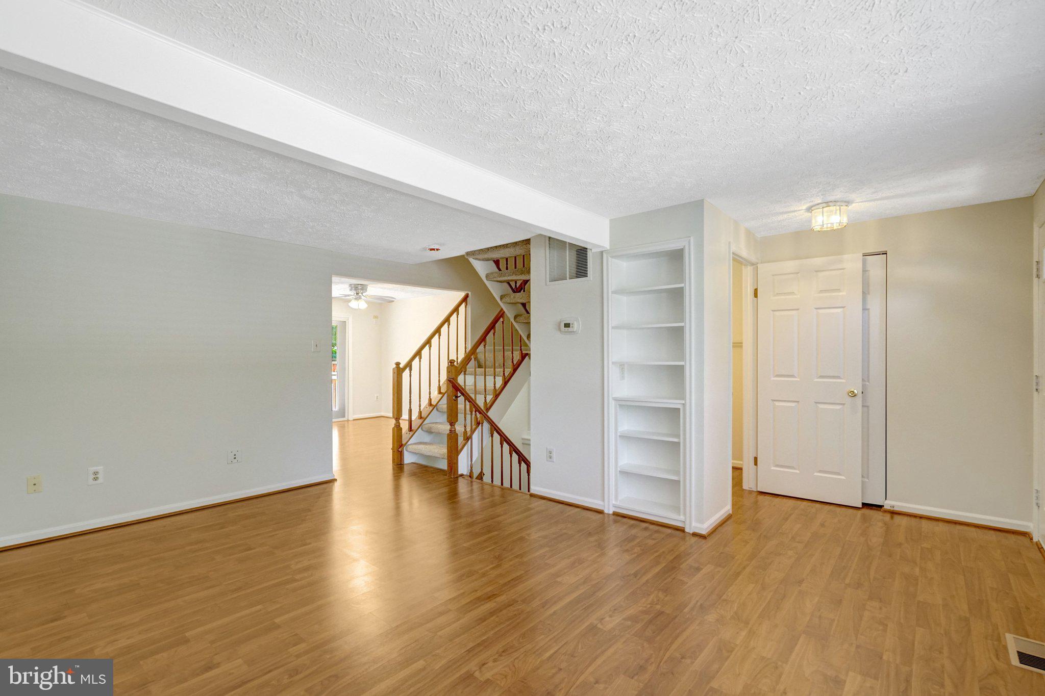 POHICK VILLAGE - Residential