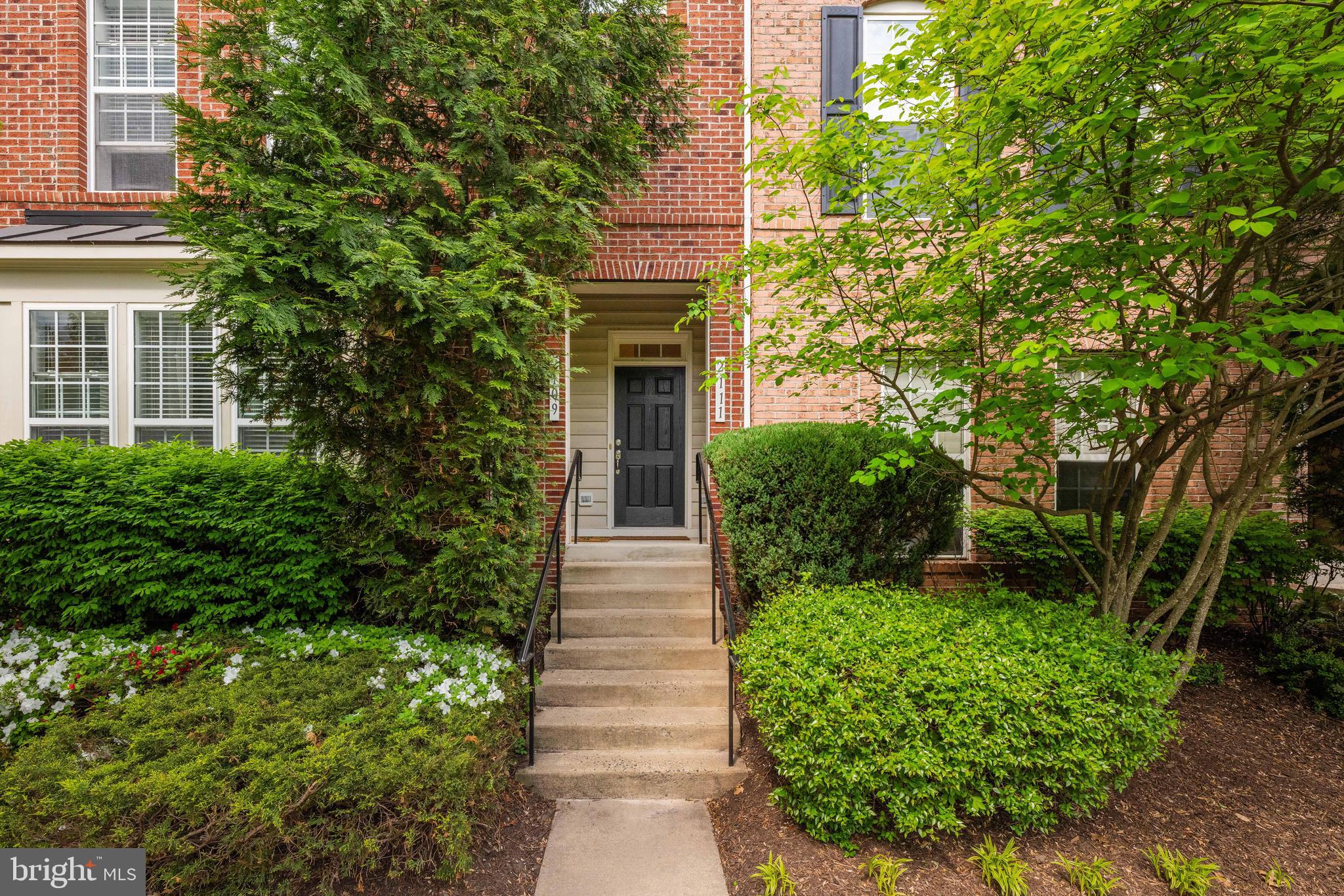 2111 ABBOTTSBURY WAY