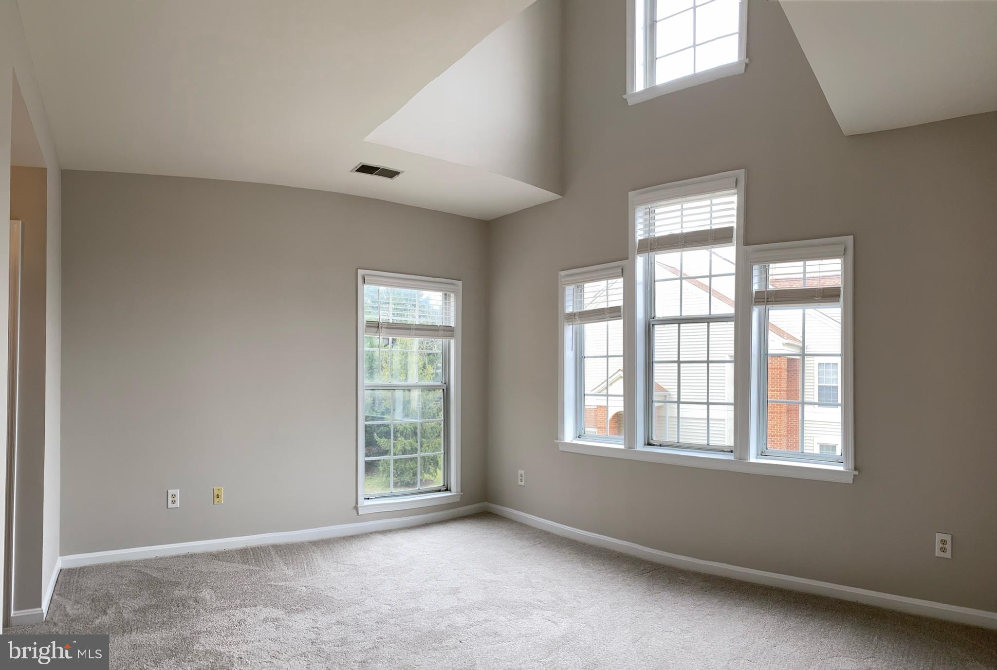 ETON SQUARE - Residential