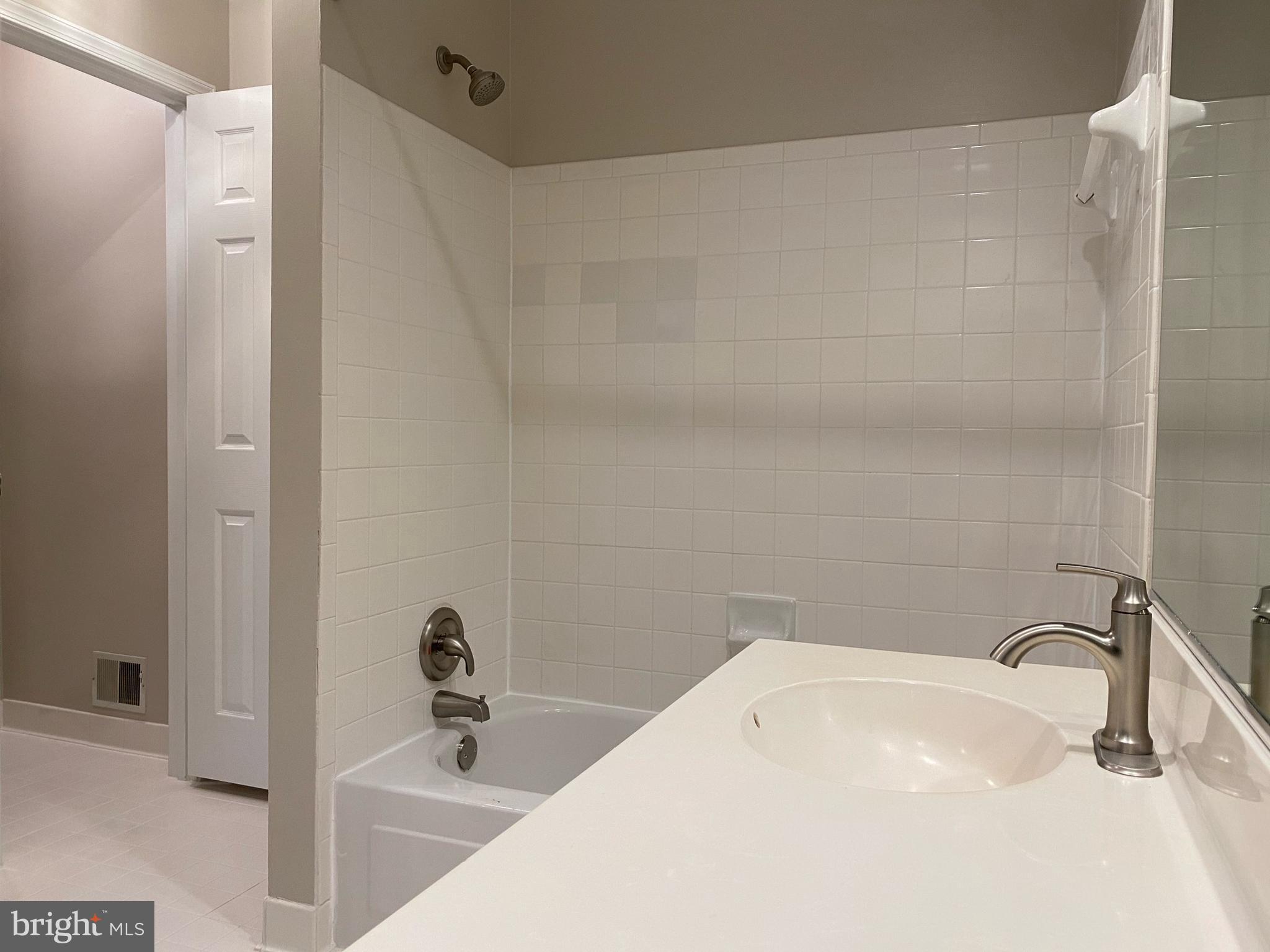 ETON SQUARE - Residential