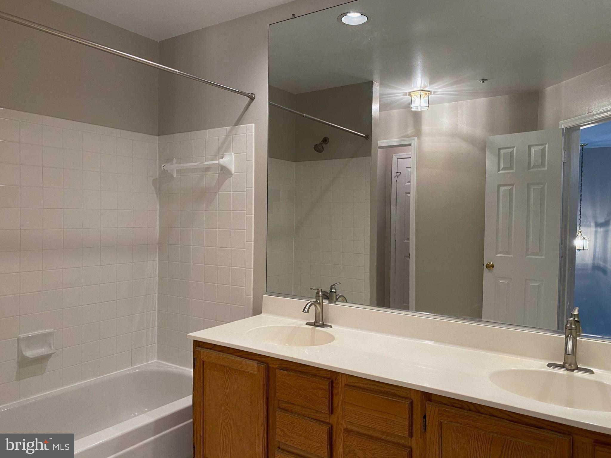 ETON SQUARE - Residential