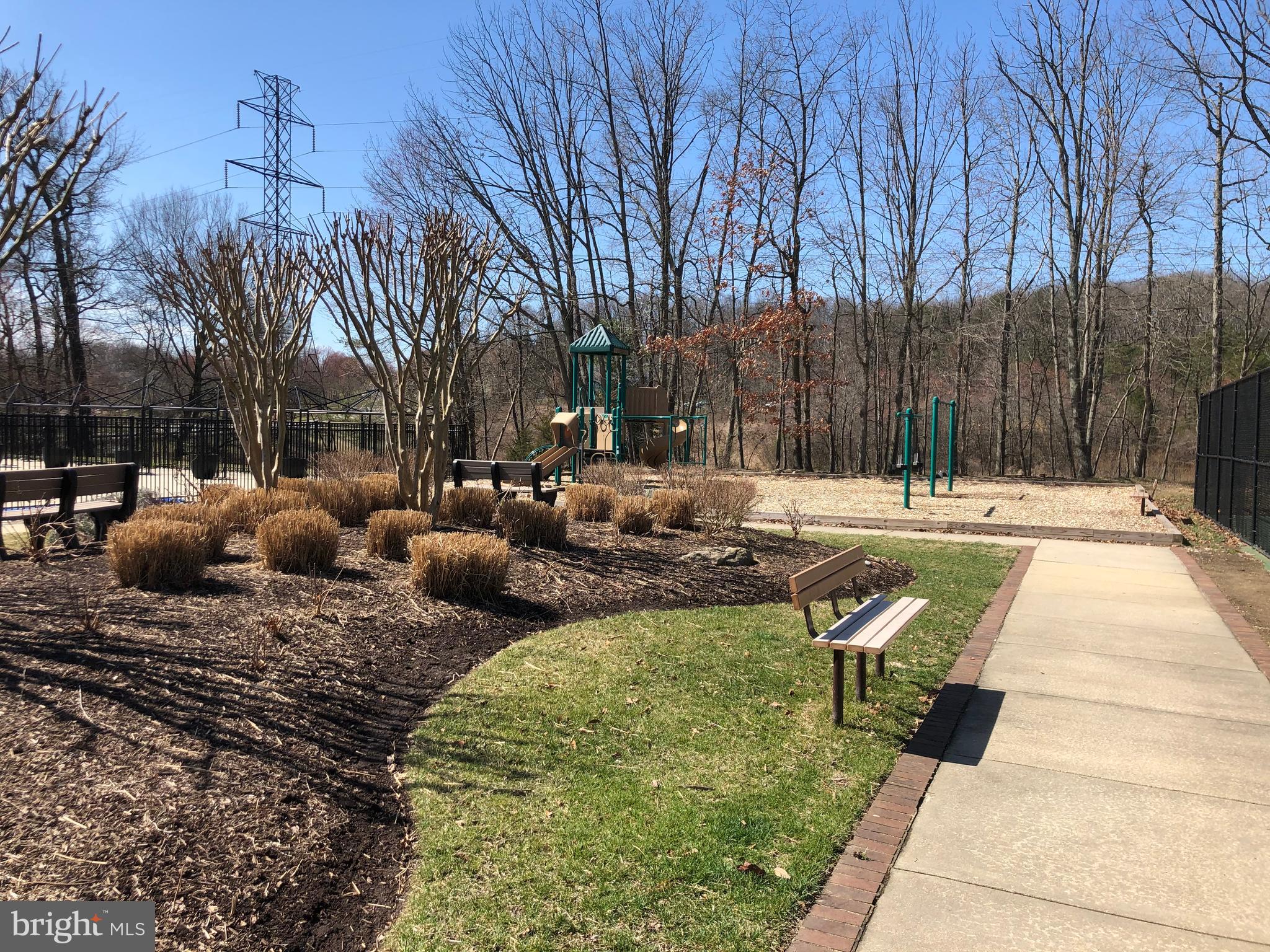 ETON SQUARE - Residential