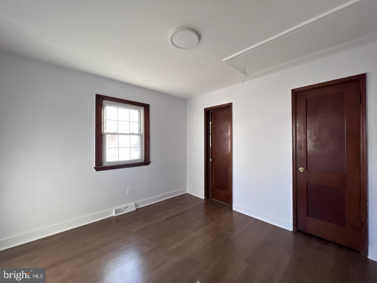 QUEENS CHAPEL - Residential