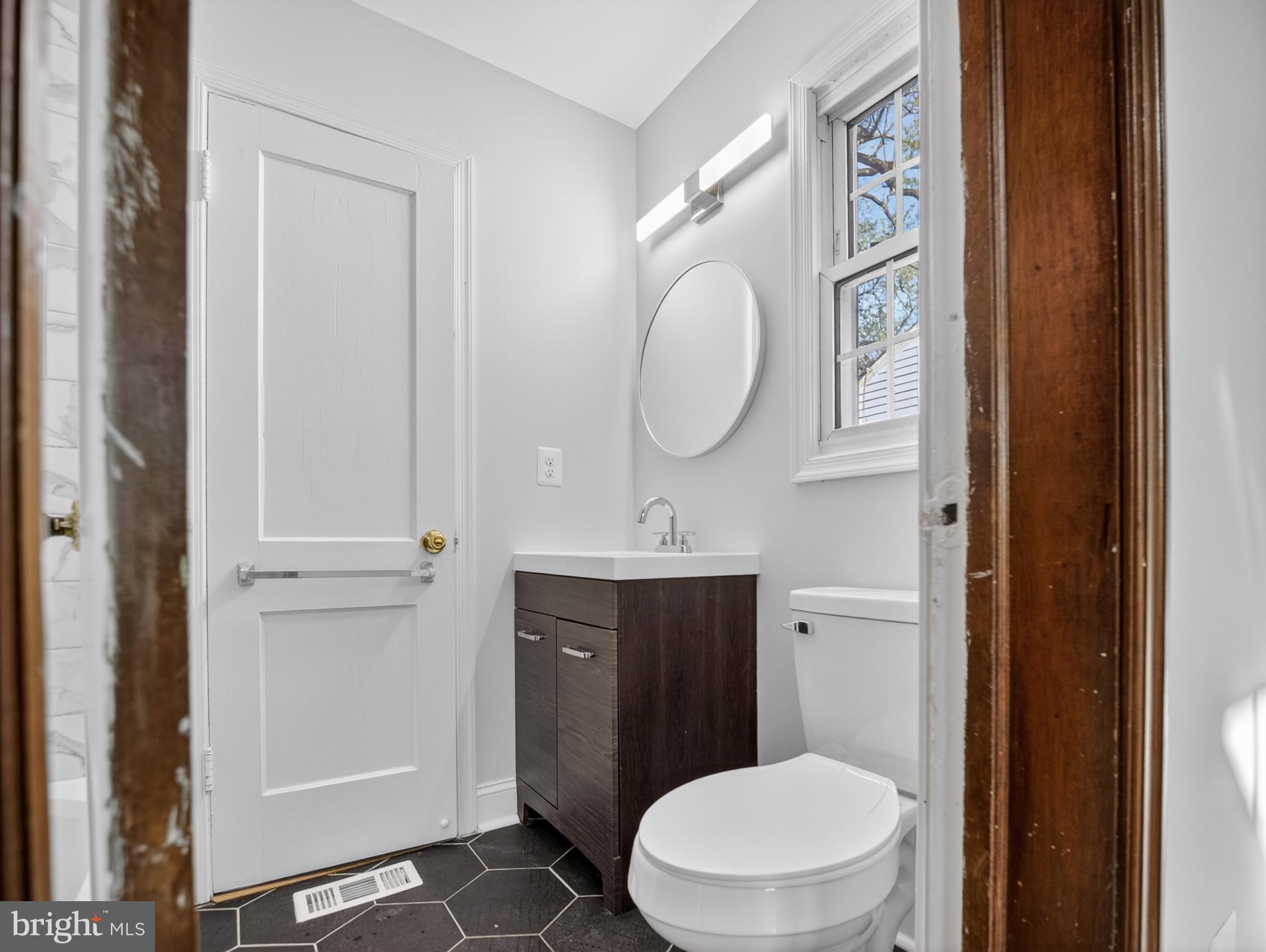 QUEENS CHAPEL - Residential