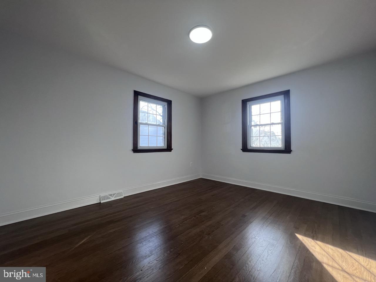 QUEENS CHAPEL - Residential