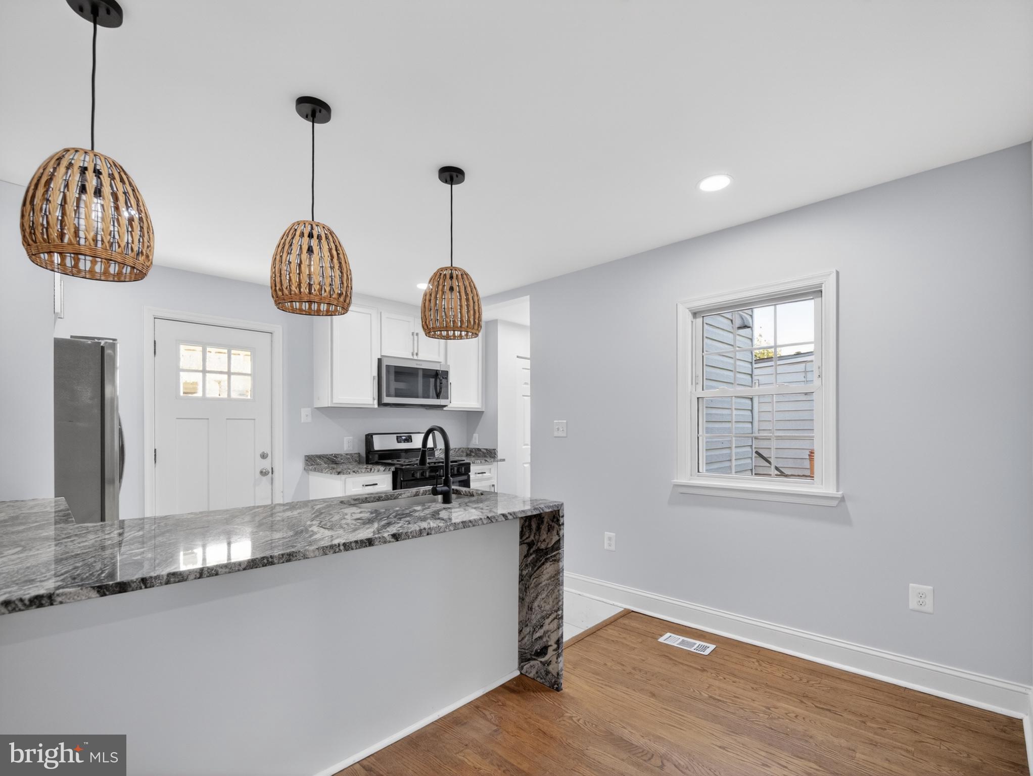 QUEENS CHAPEL - Residential