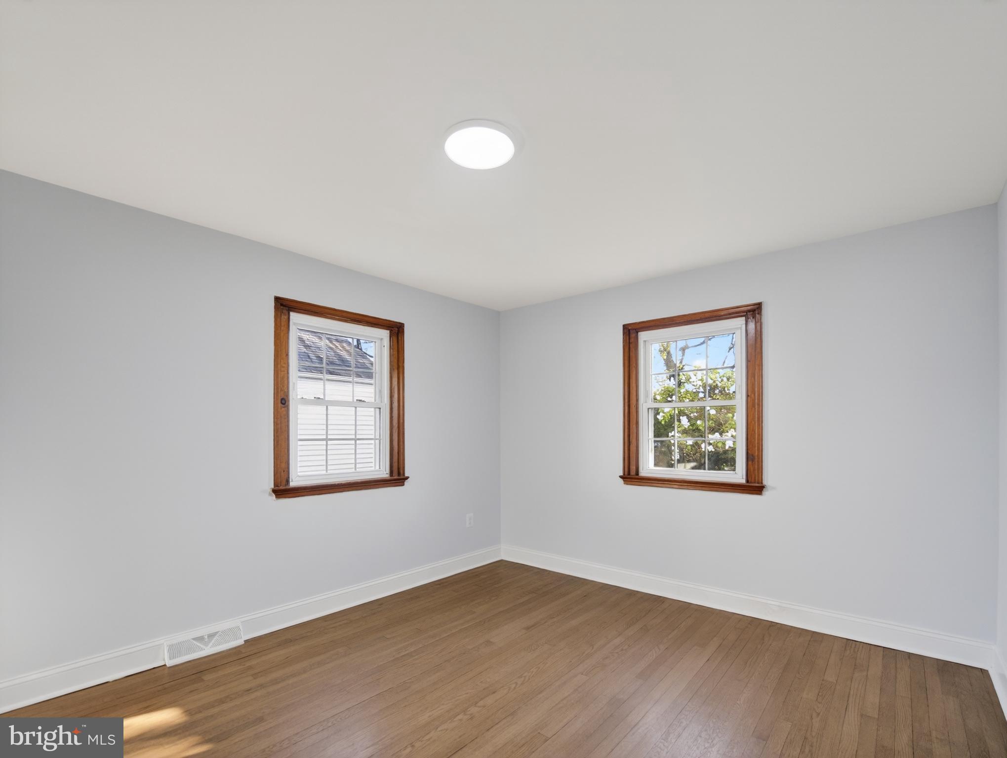 QUEENS CHAPEL - Residential