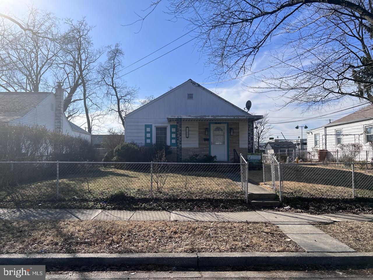 QUEENS CHAPEL - Residential
