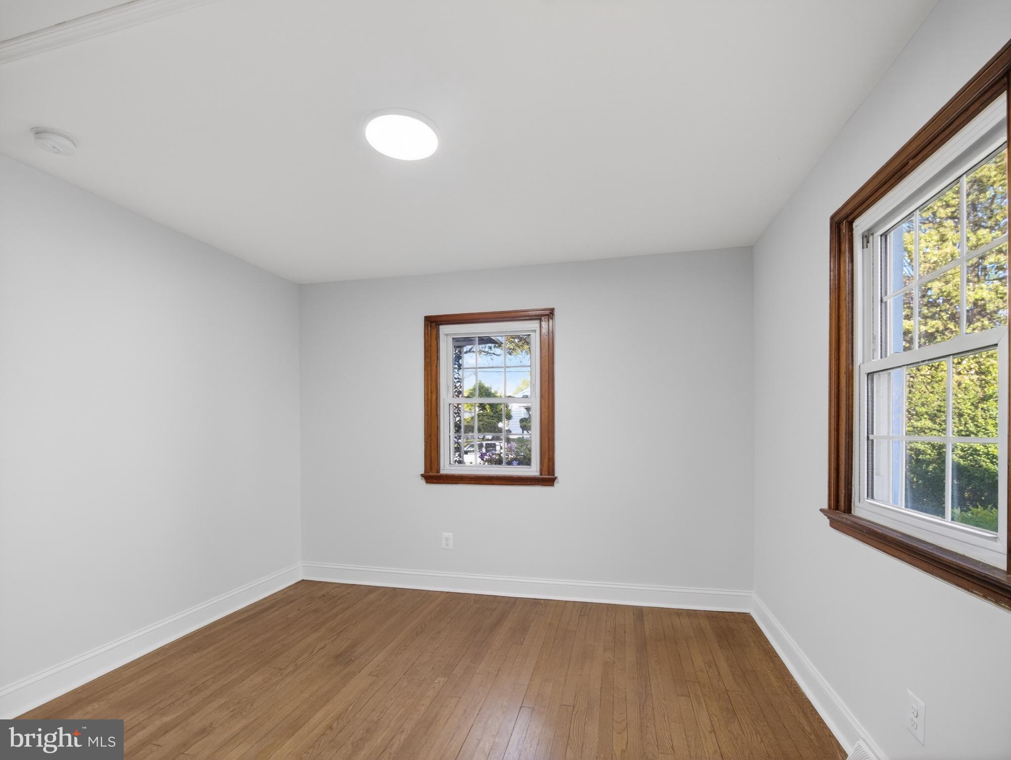 QUEENS CHAPEL - Residential