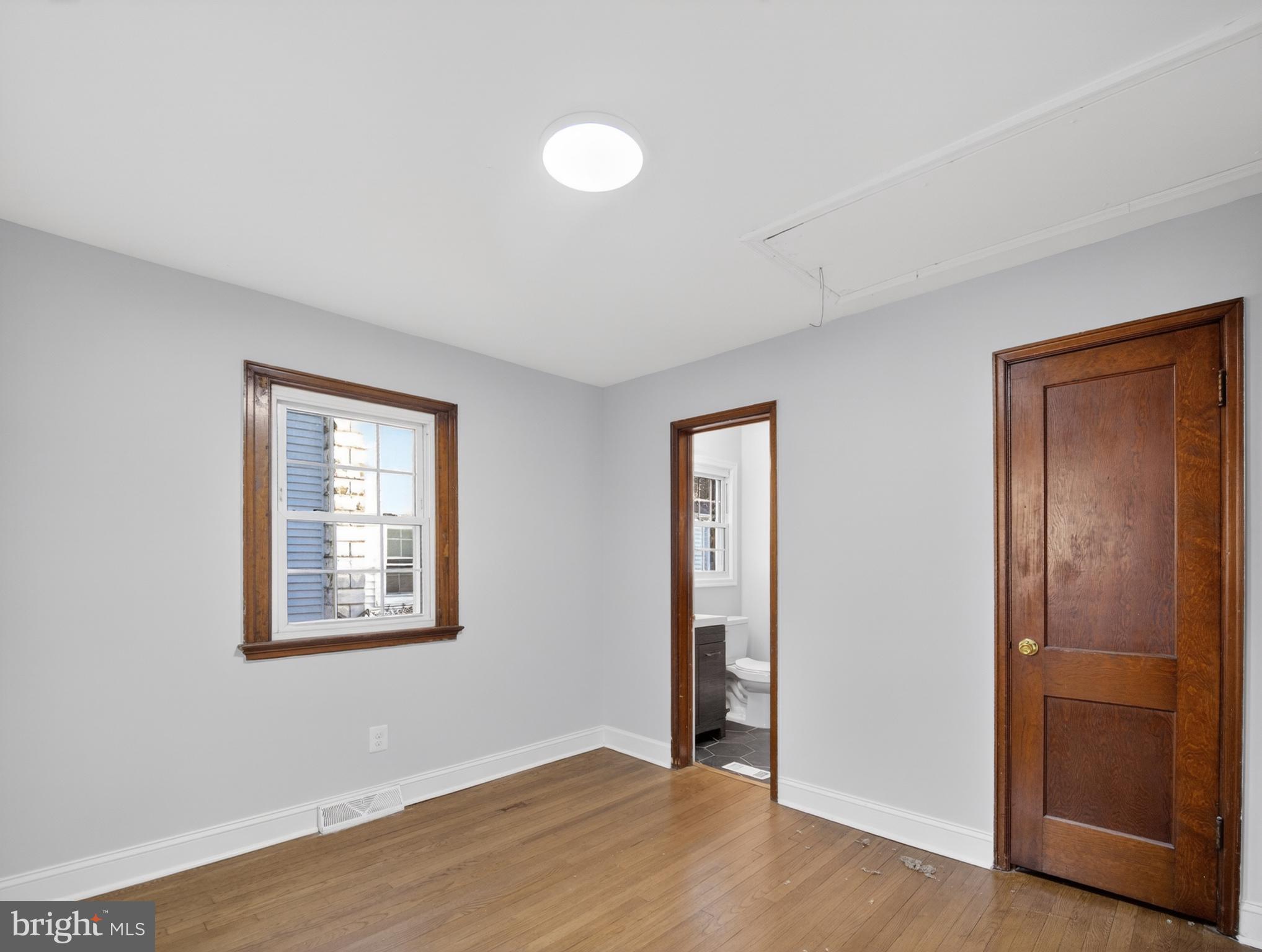 QUEENS CHAPEL - Residential