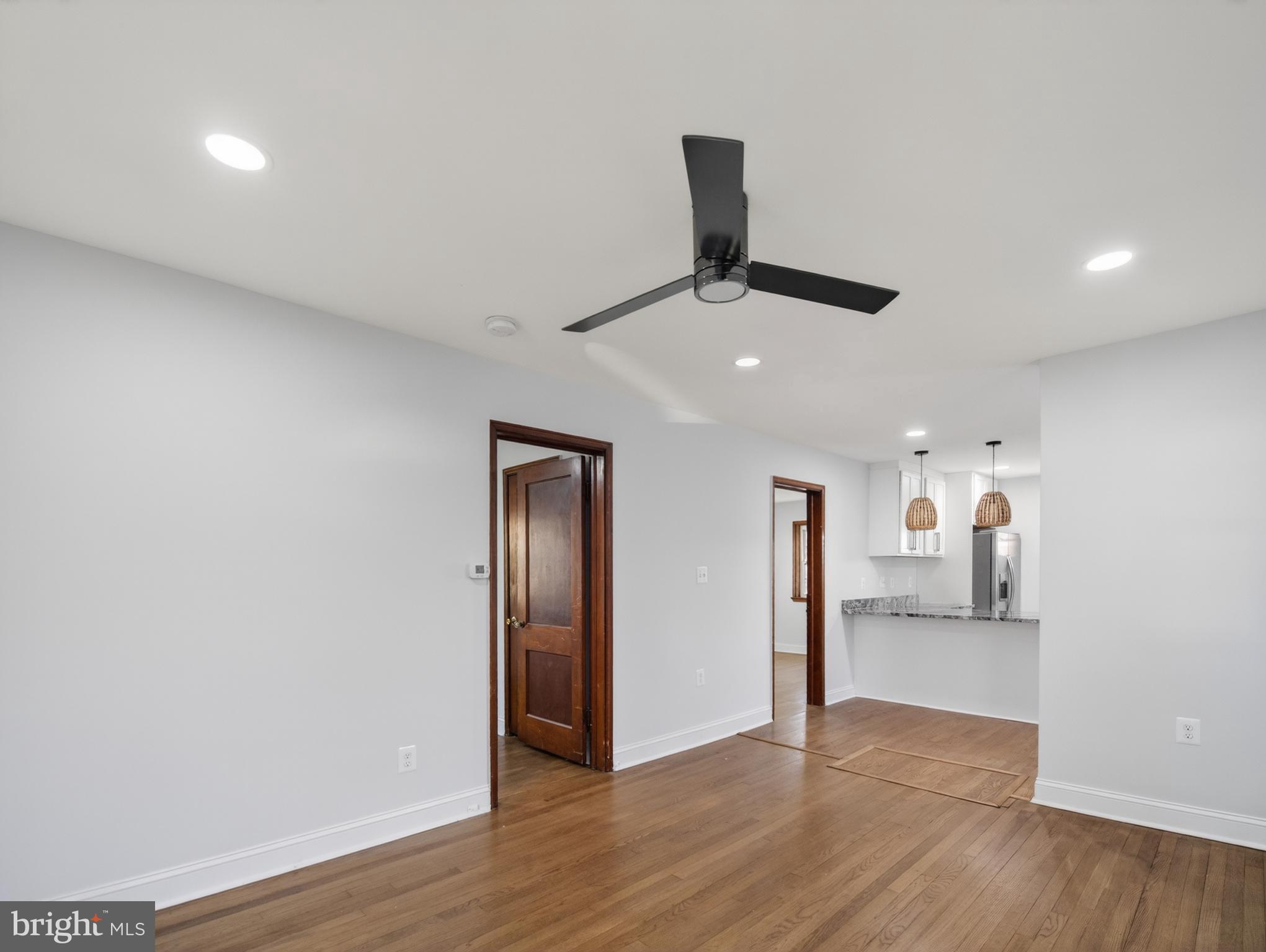 QUEENS CHAPEL - Residential