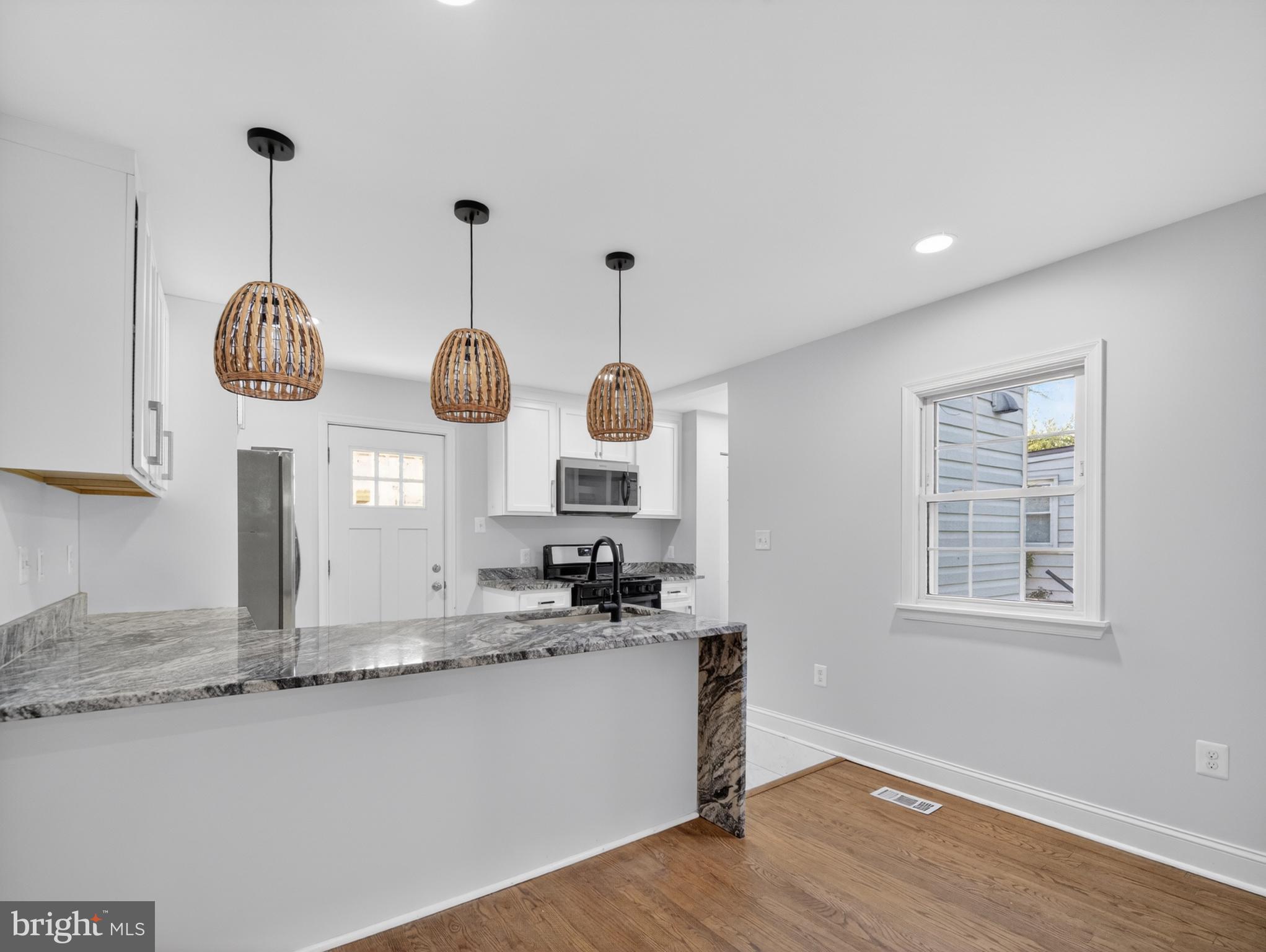 QUEENS CHAPEL - Residential