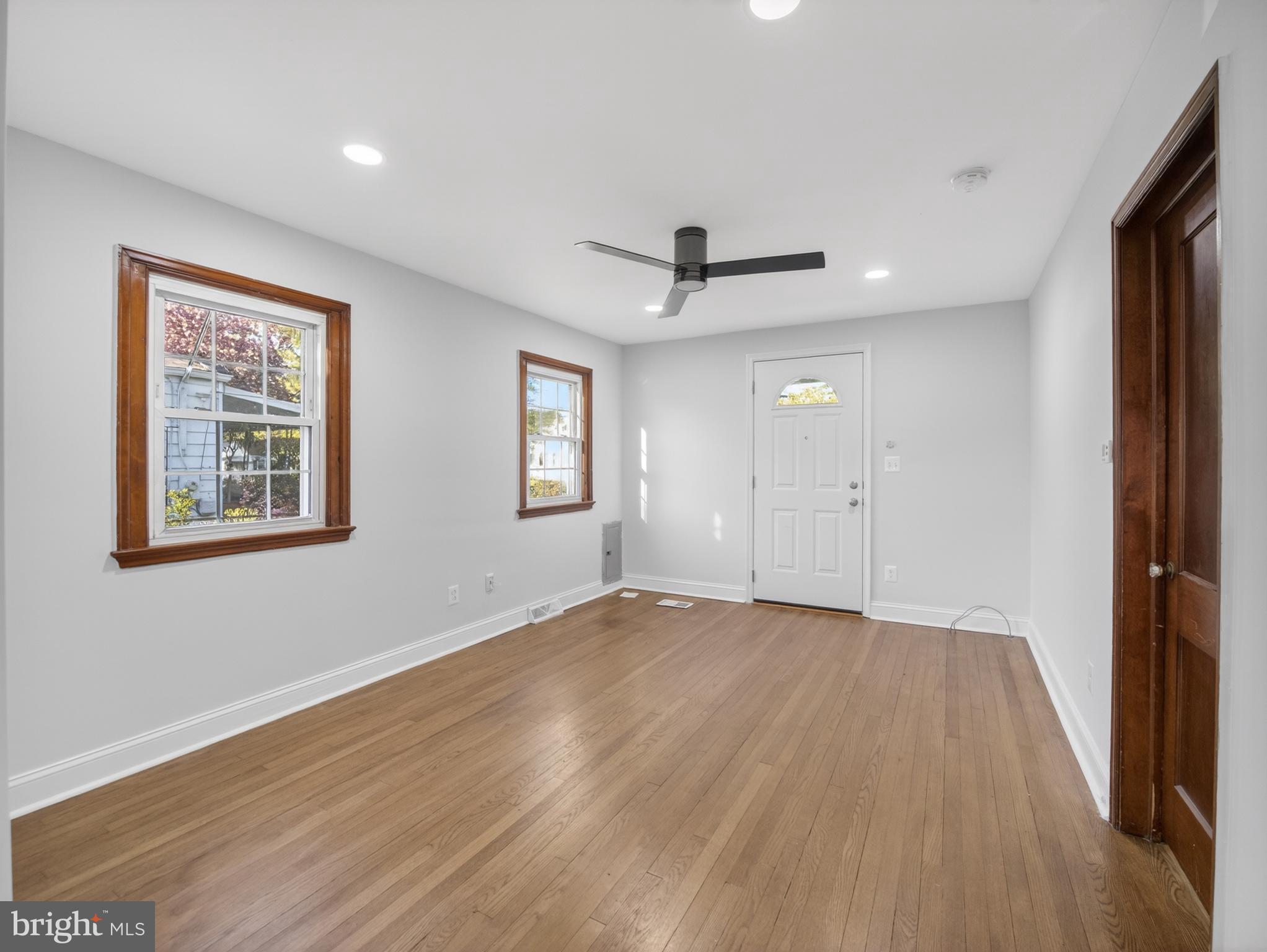 QUEENS CHAPEL - Residential
