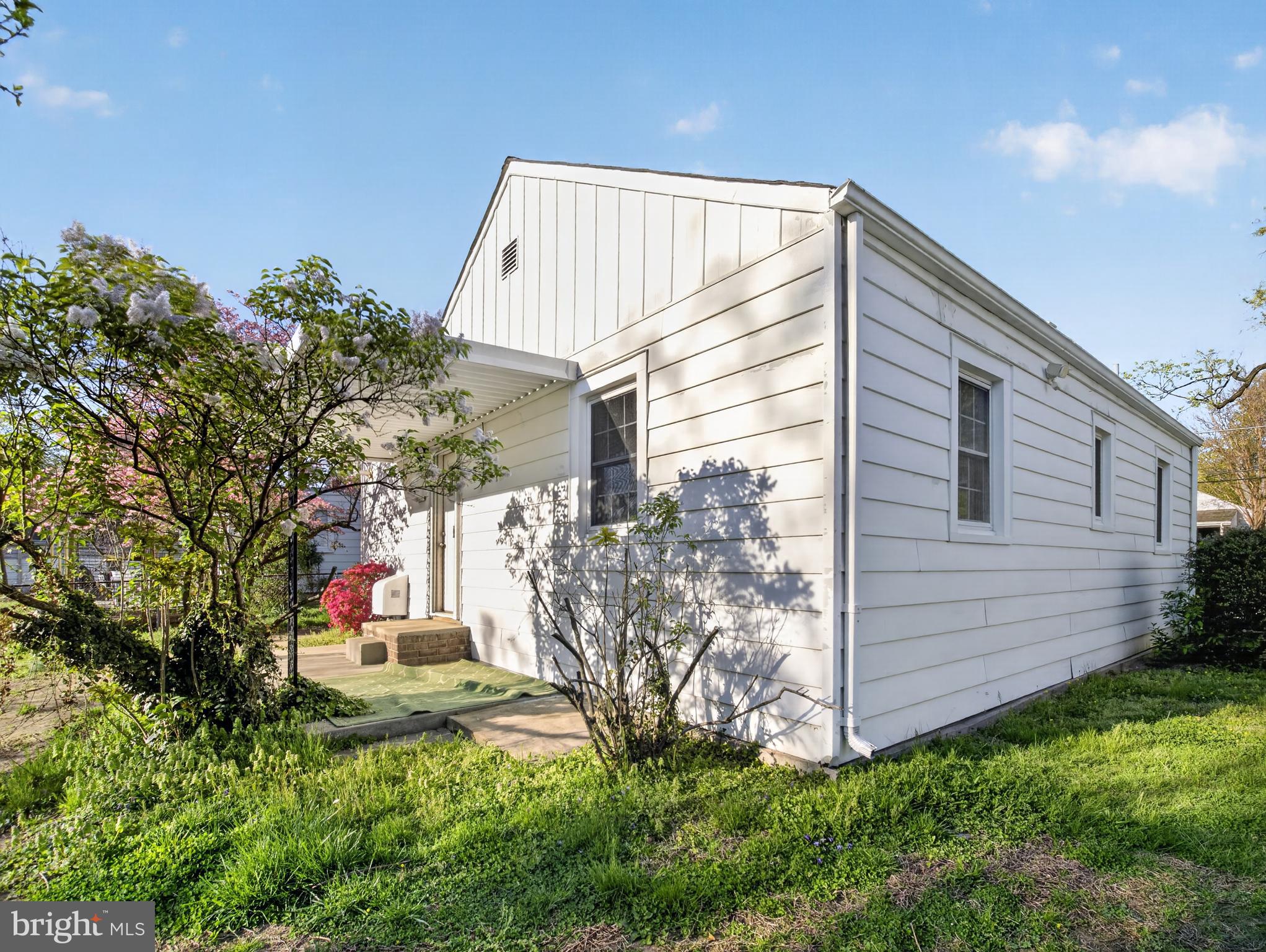 QUEENS CHAPEL - Residential