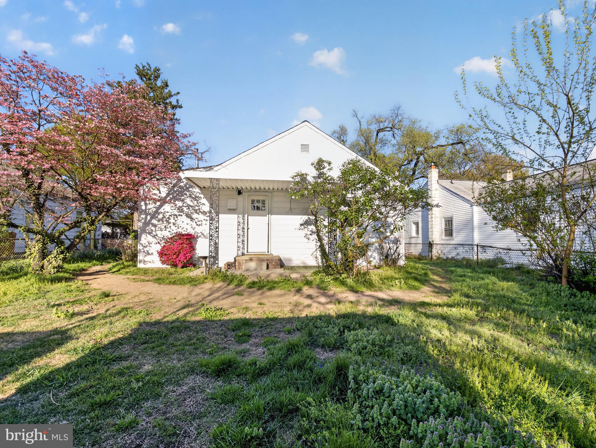 QUEENS CHAPEL - Residential