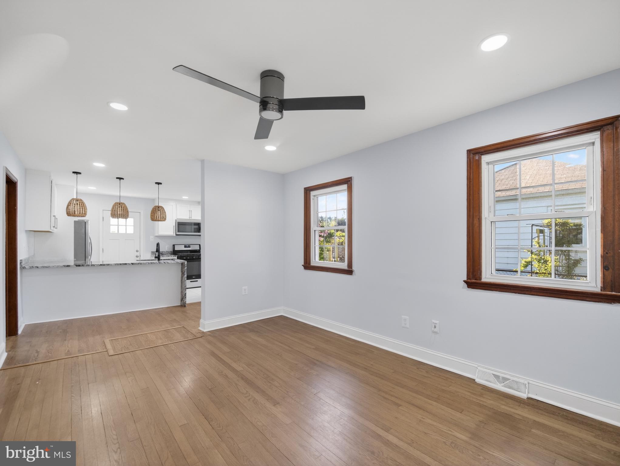 QUEENS CHAPEL - Residential