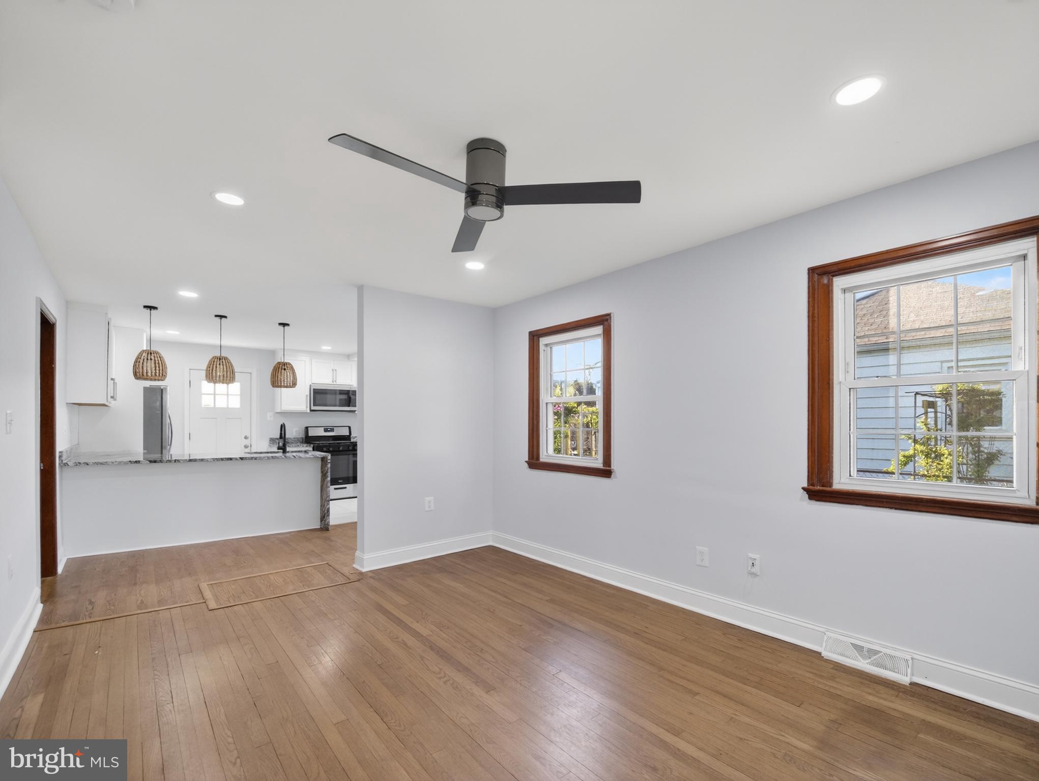 QUEENS CHAPEL - Residential