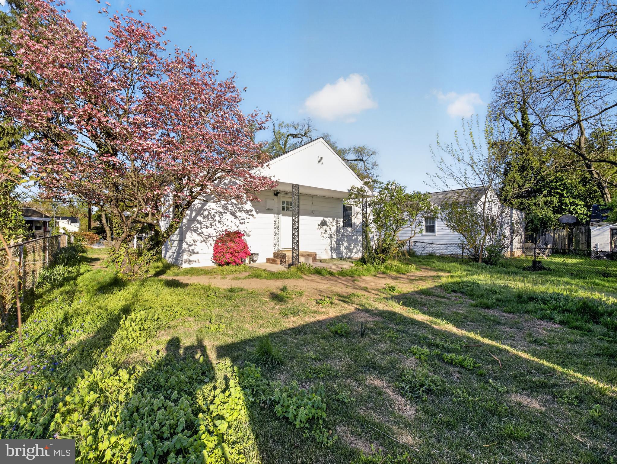 QUEENS CHAPEL - Residential