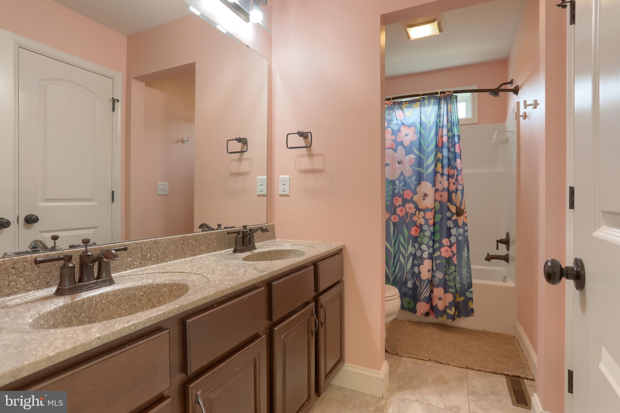 WILSHIRE ESTATES - Residential