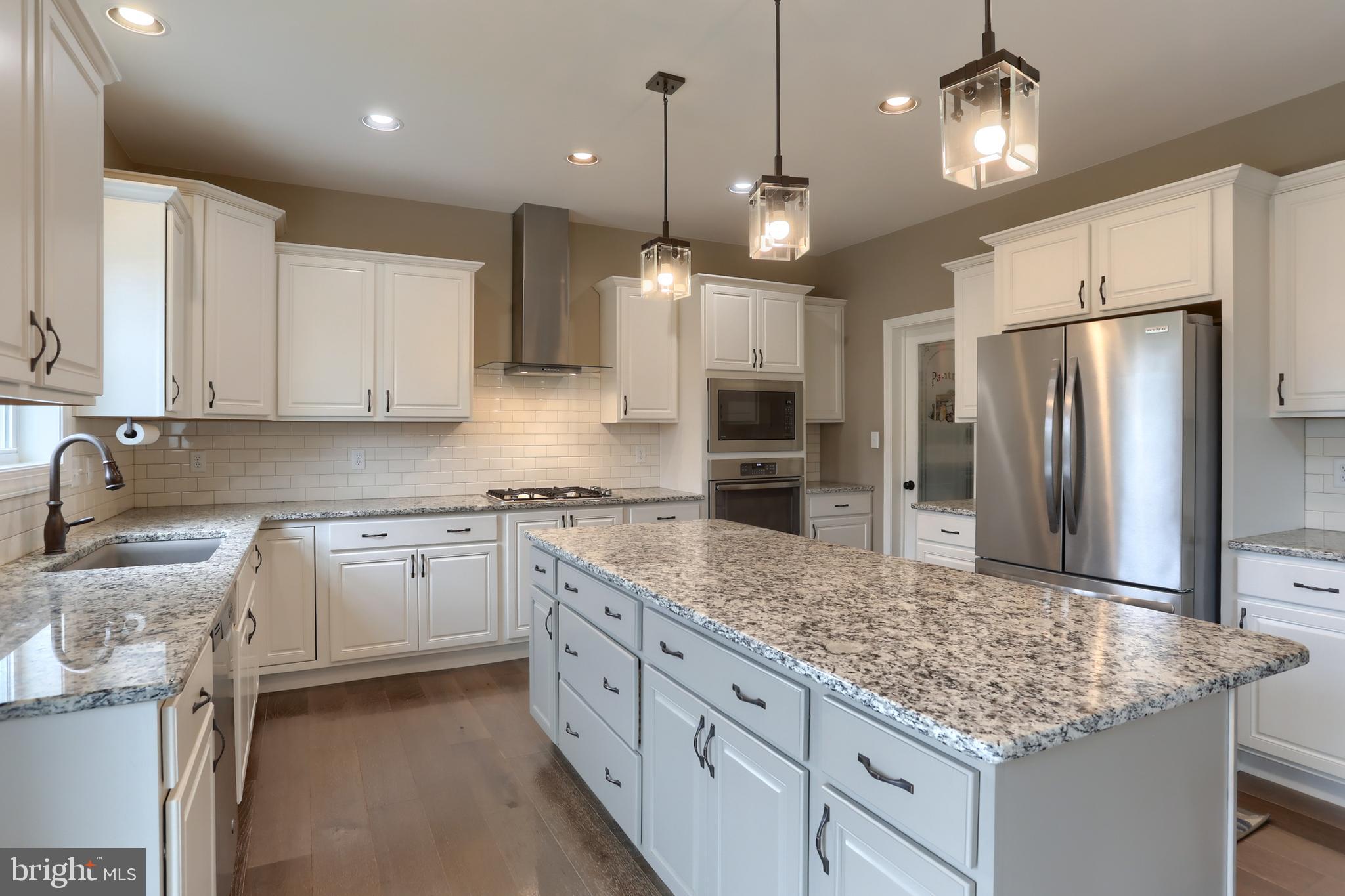 WILSHIRE ESTATES - Residential