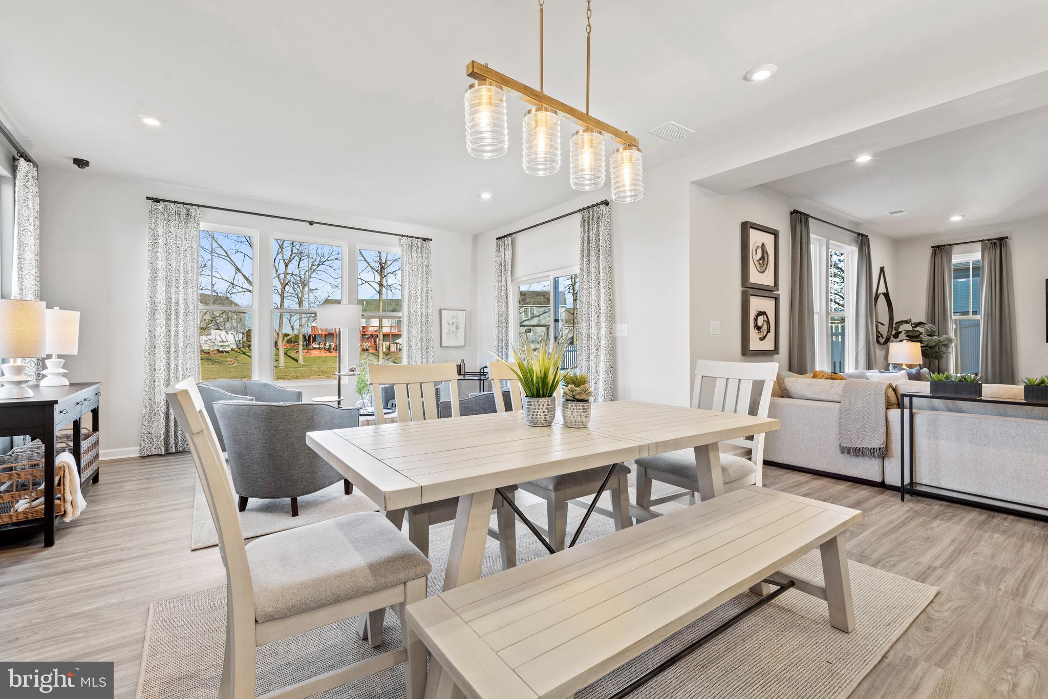 PRESIDENTS POINTE - Residential