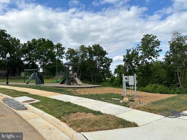 PRESIDENTS POINTE - Residential