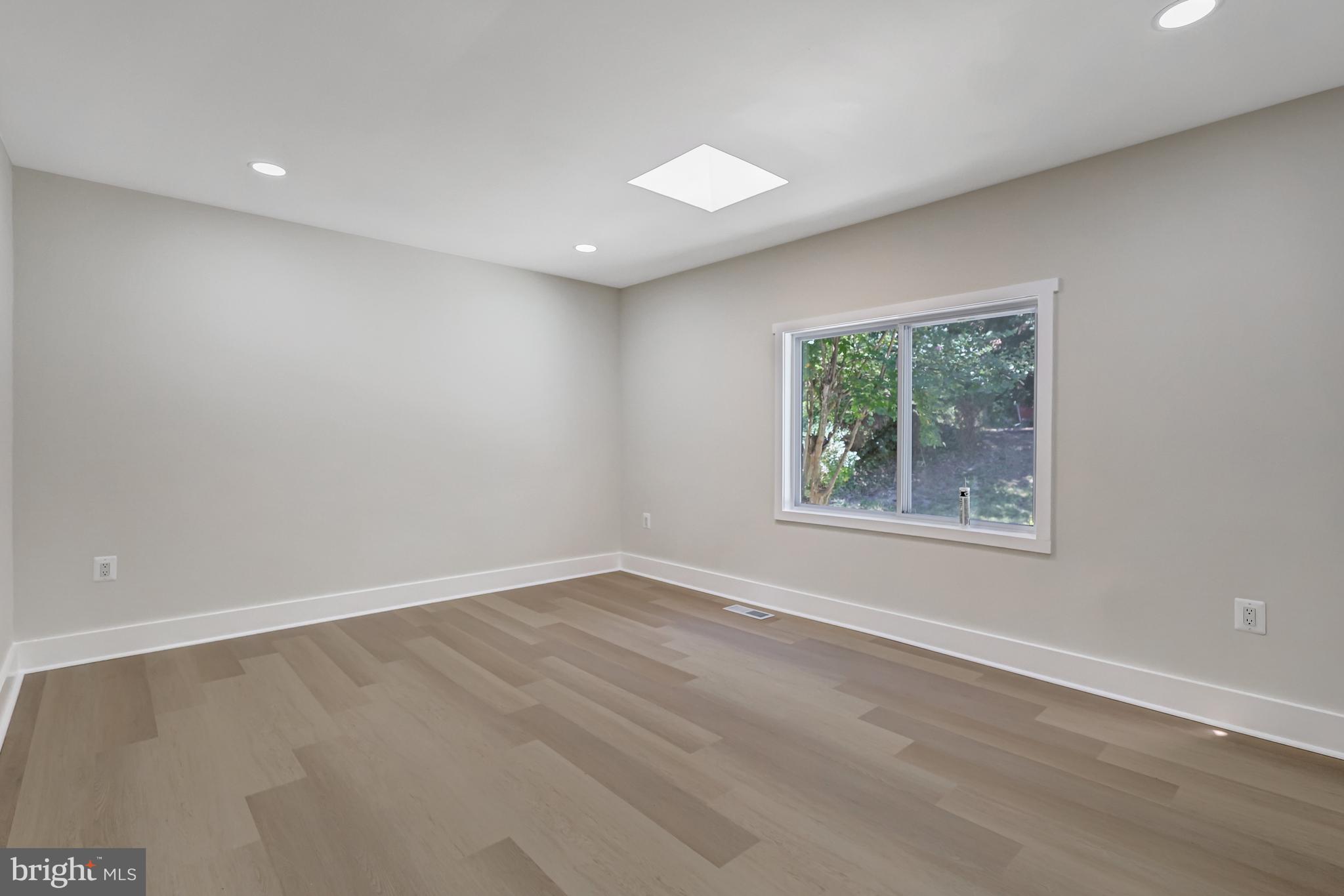 FRANKLIN SQUARE - Residential