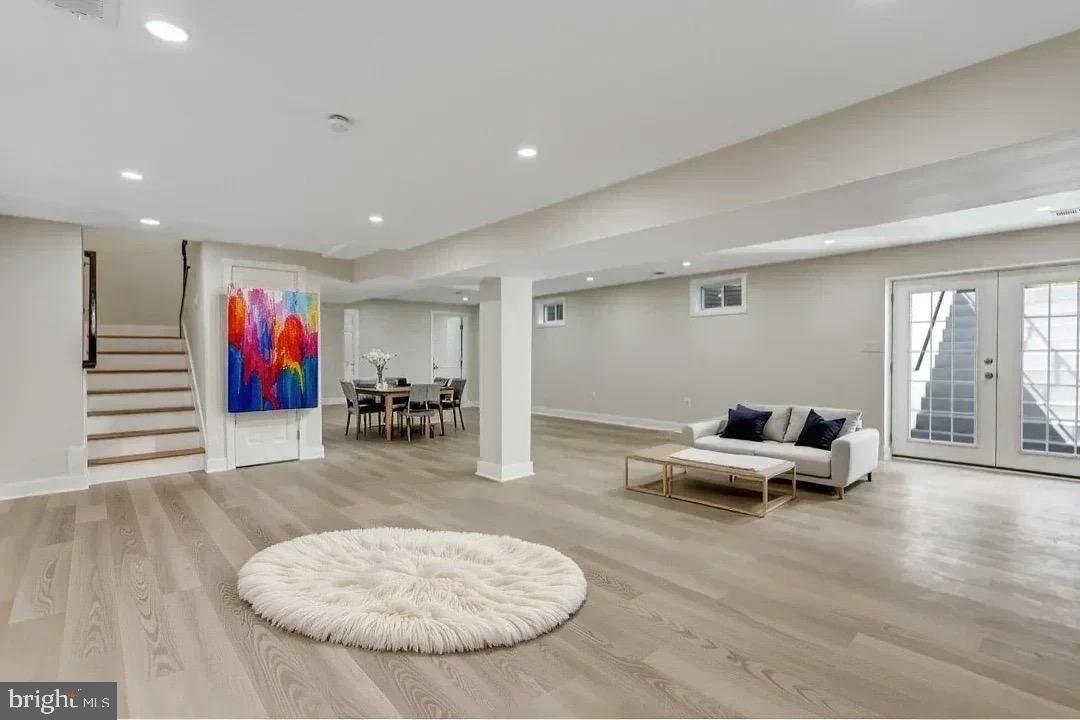 FRANKLIN SQUARE - Residential