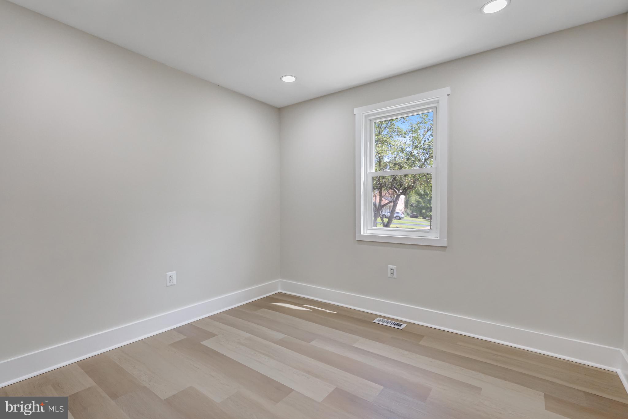 FRANKLIN SQUARE - Residential