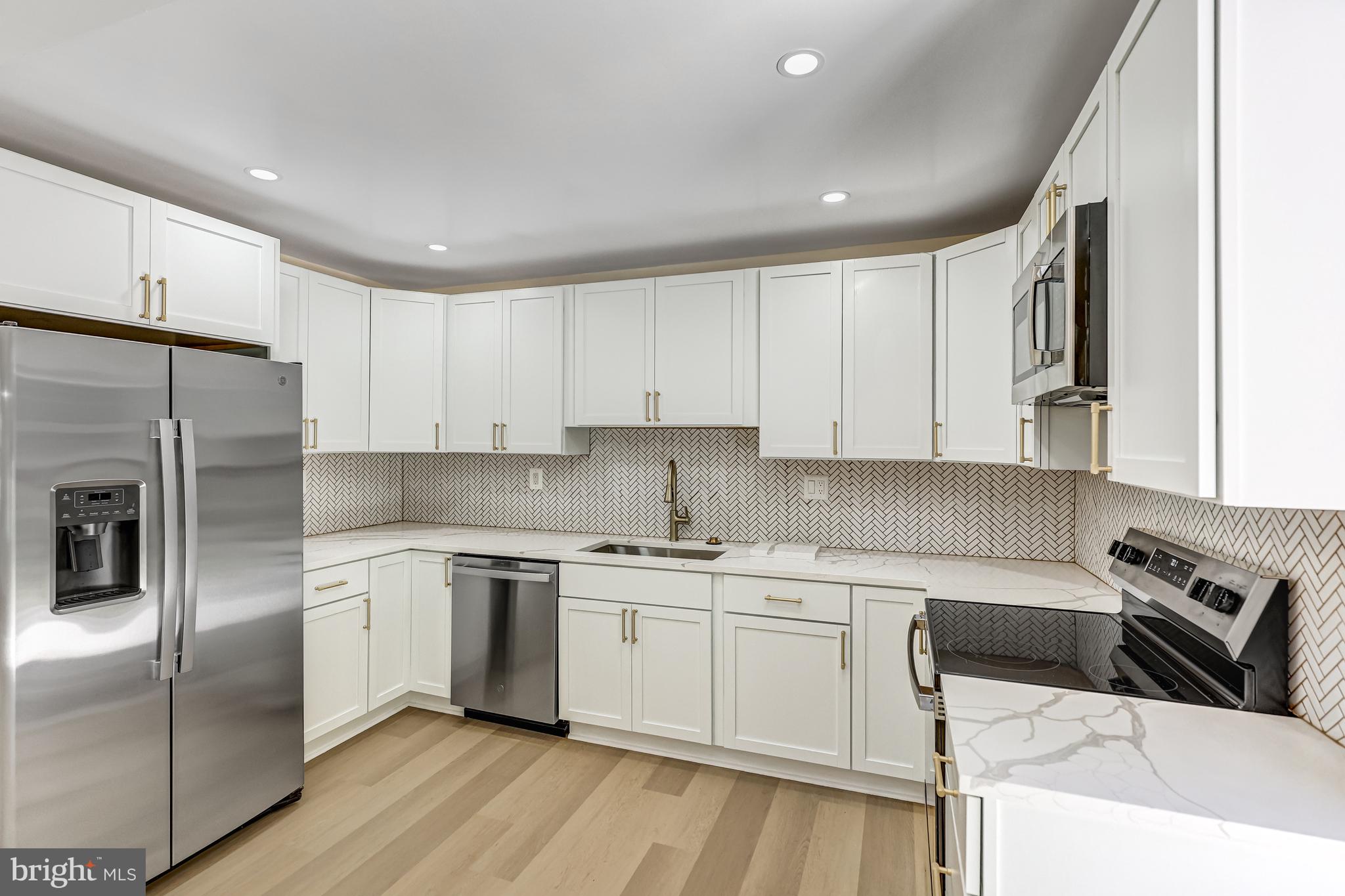 FRANKLIN SQUARE - Residential