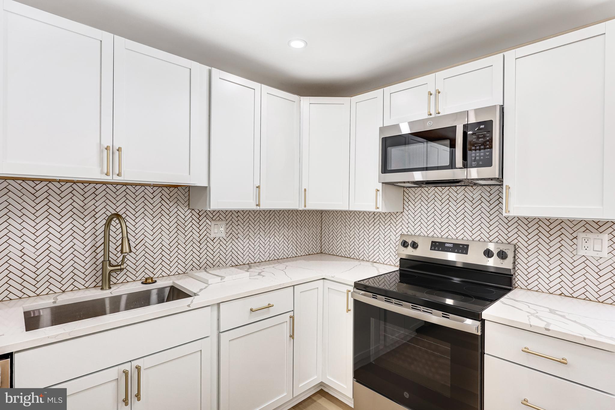 FRANKLIN SQUARE - Residential