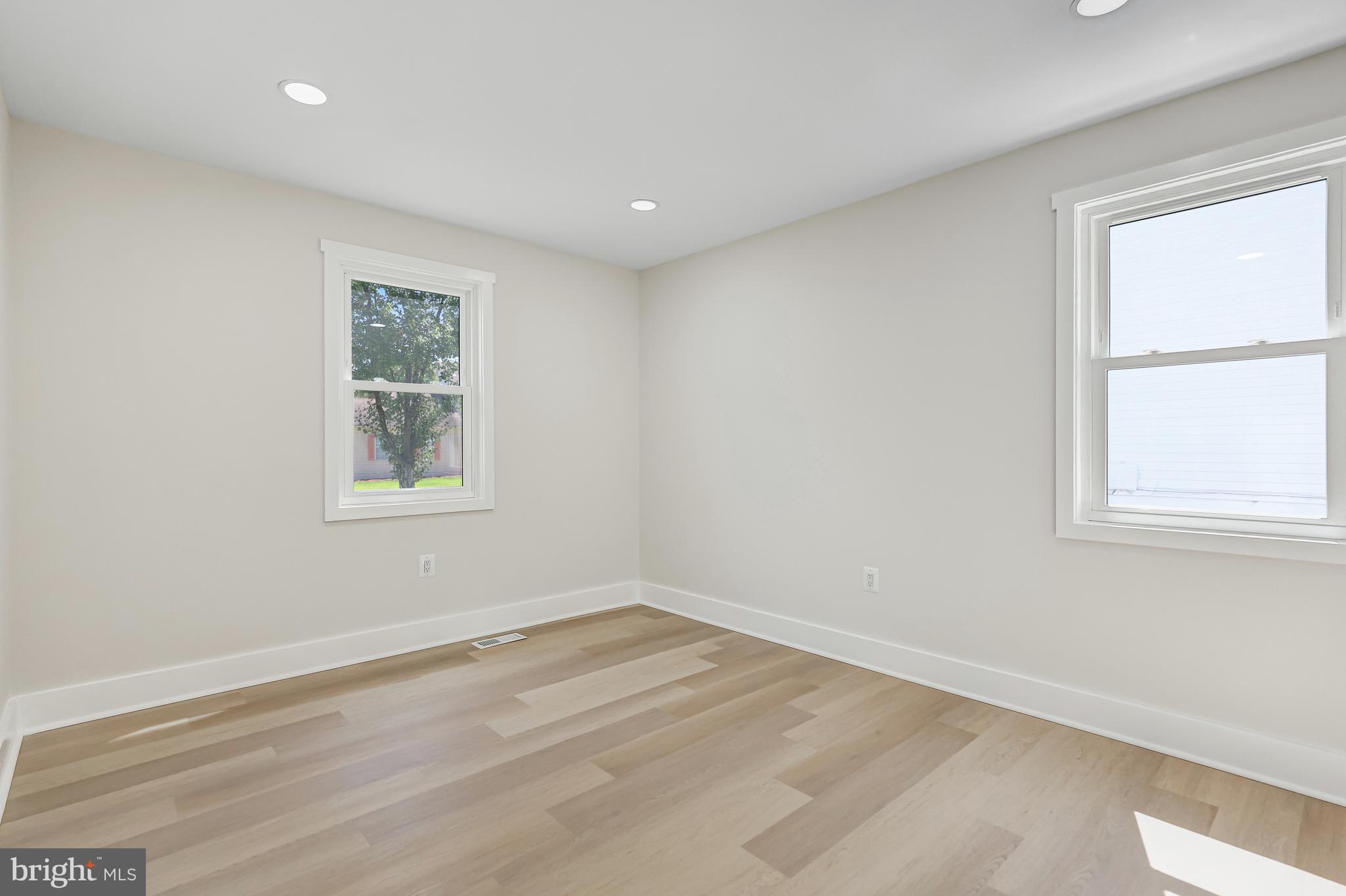 FRANKLIN SQUARE - Residential