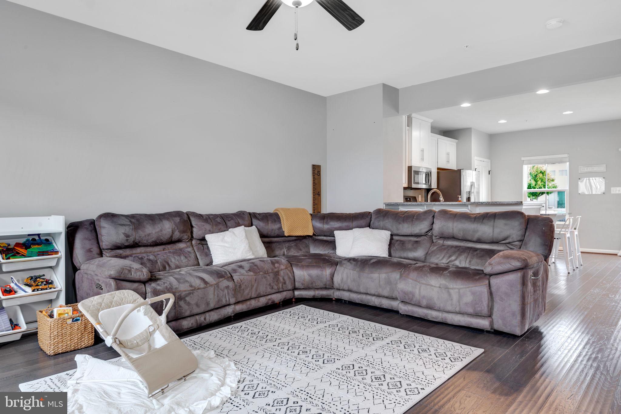 CREEKSIDE VILLAGE AT TANYARD SPRINGS - Residential