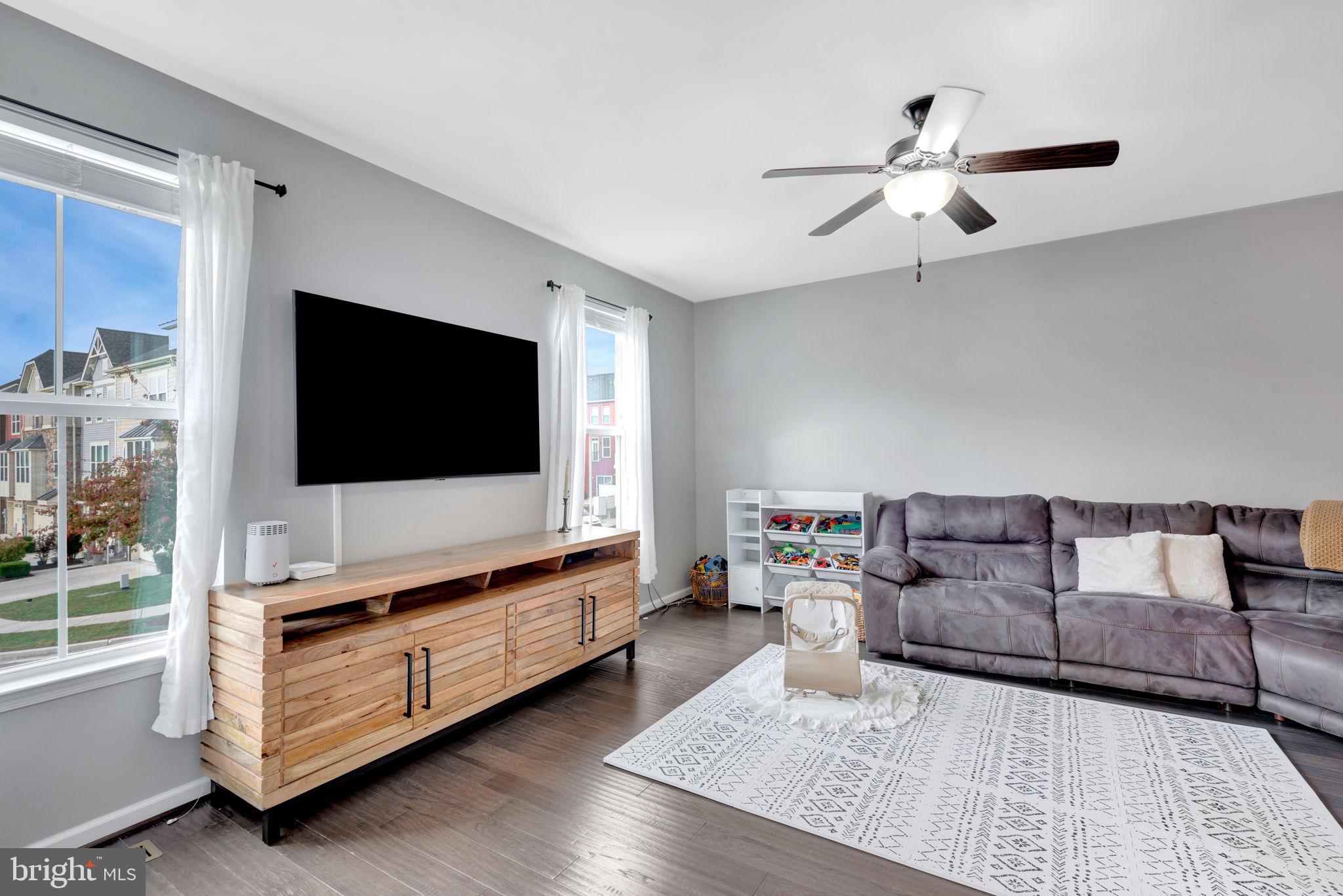 CREEKSIDE VILLAGE AT TANYARD SPRINGS - Residential