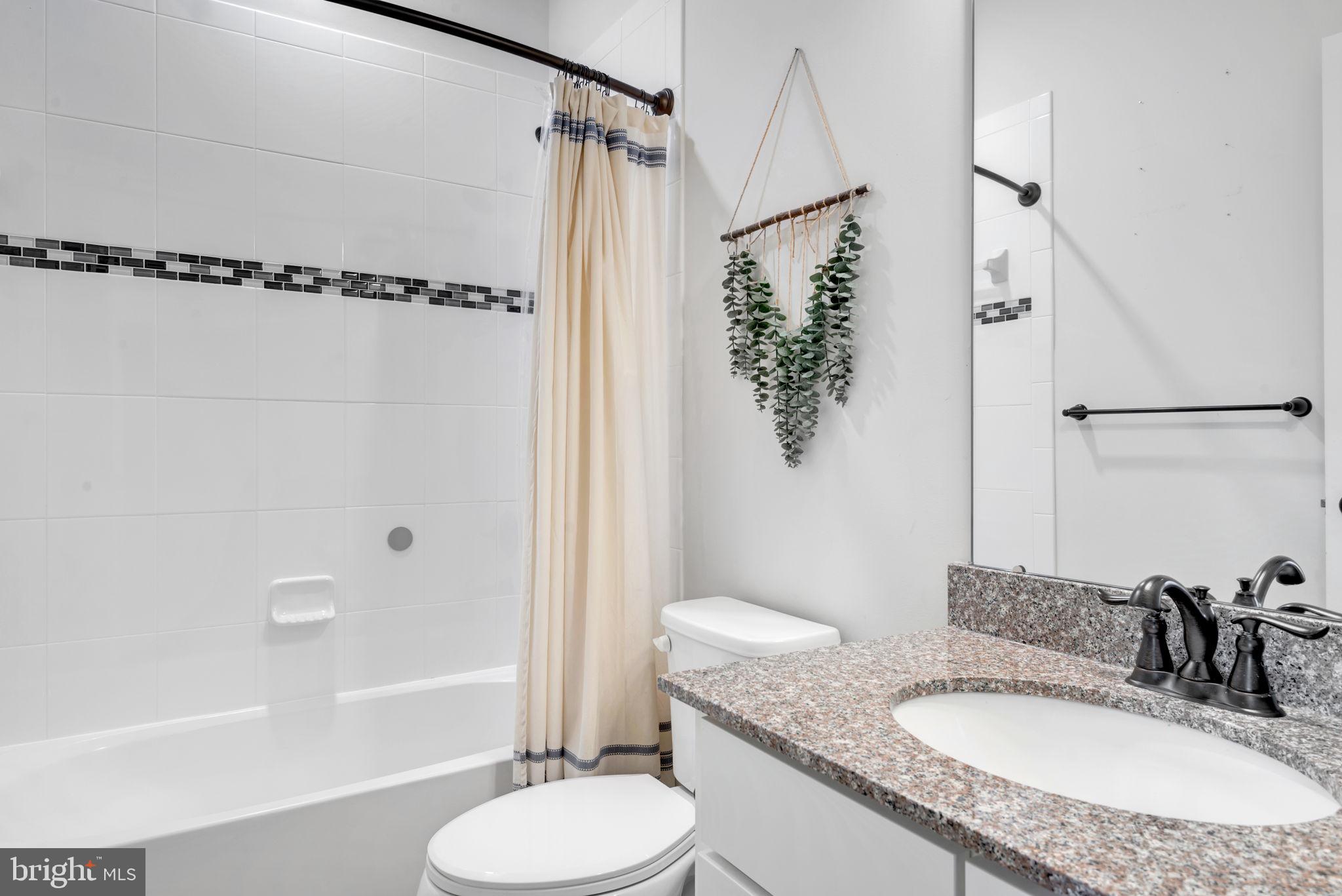 CREEKSIDE VILLAGE AT TANYARD SPRINGS - Residential