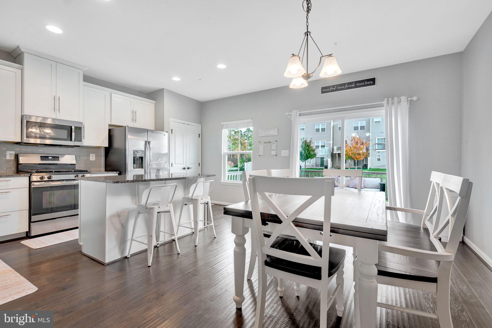 CREEKSIDE VILLAGE AT TANYARD SPRINGS - Residential