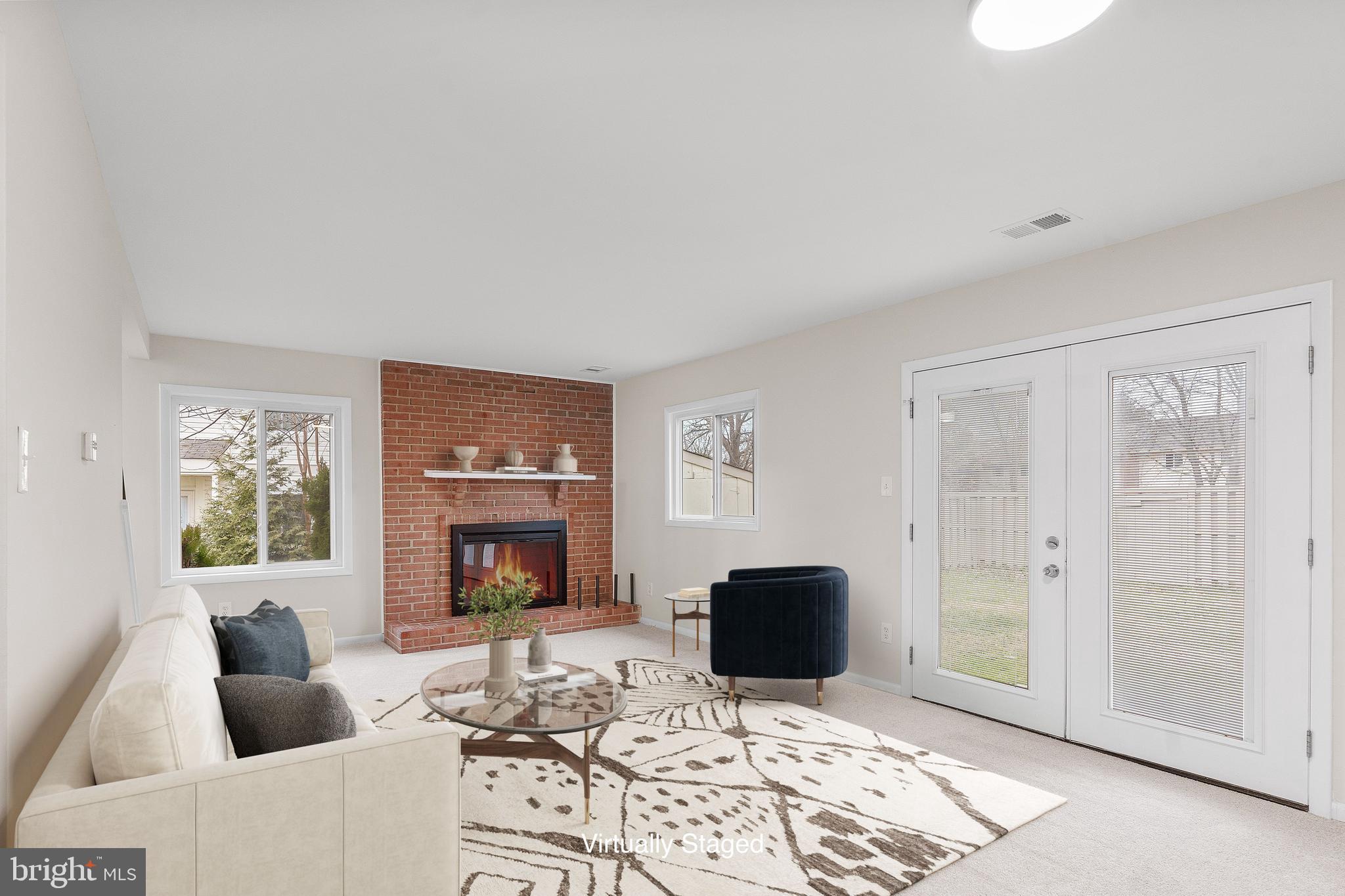 FOUR SEASONS REGIME - Residential