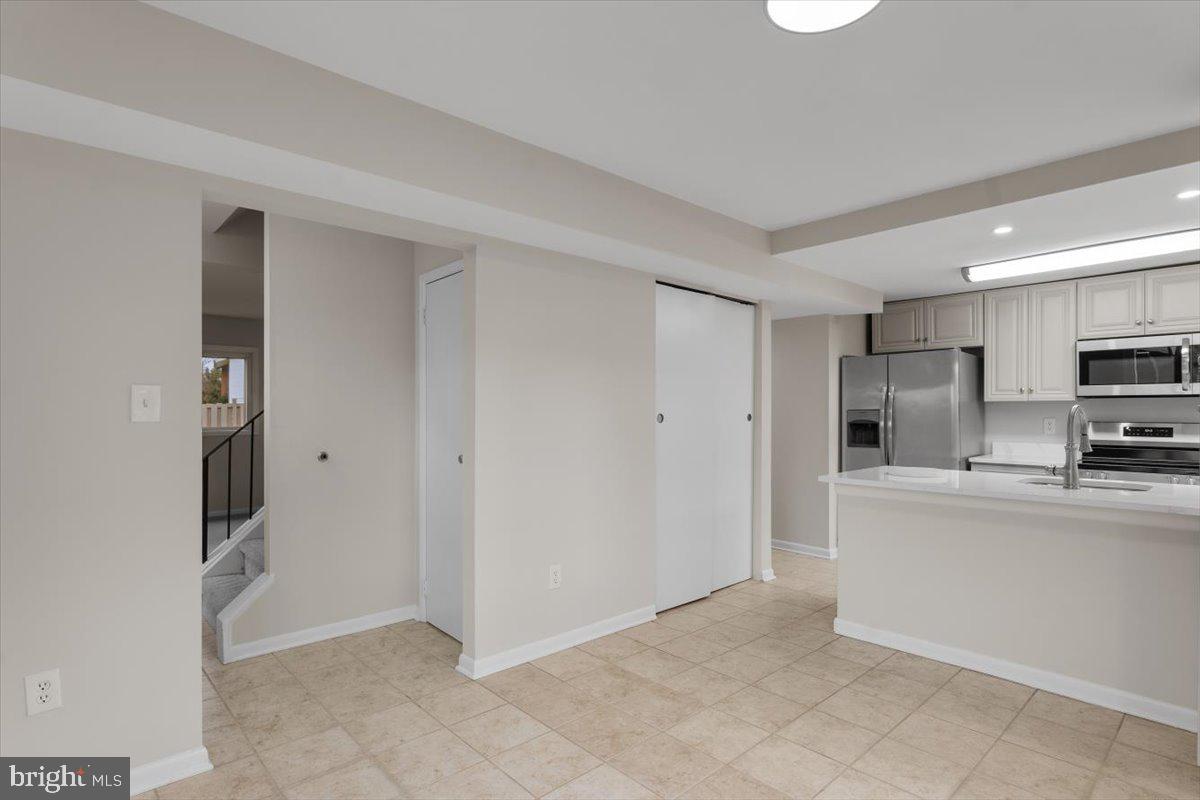 FOUR SEASONS REGIME - Residential