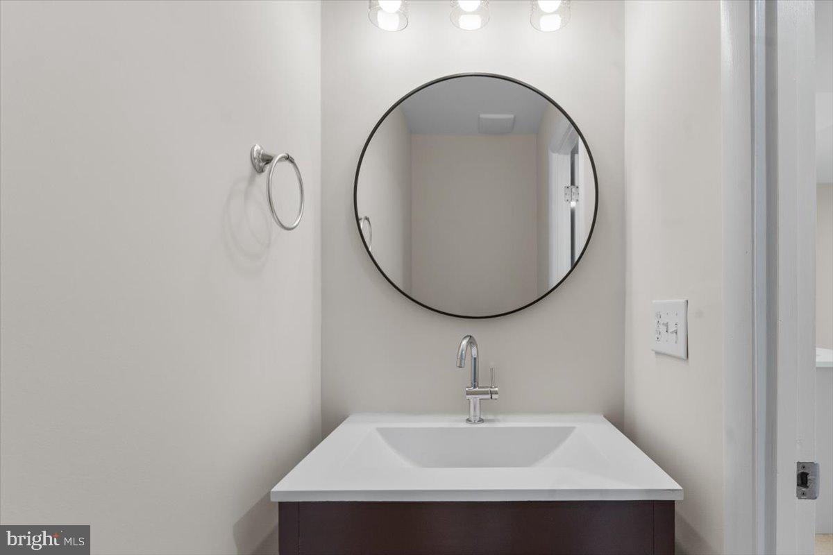 FOUR SEASONS REGIME - Residential