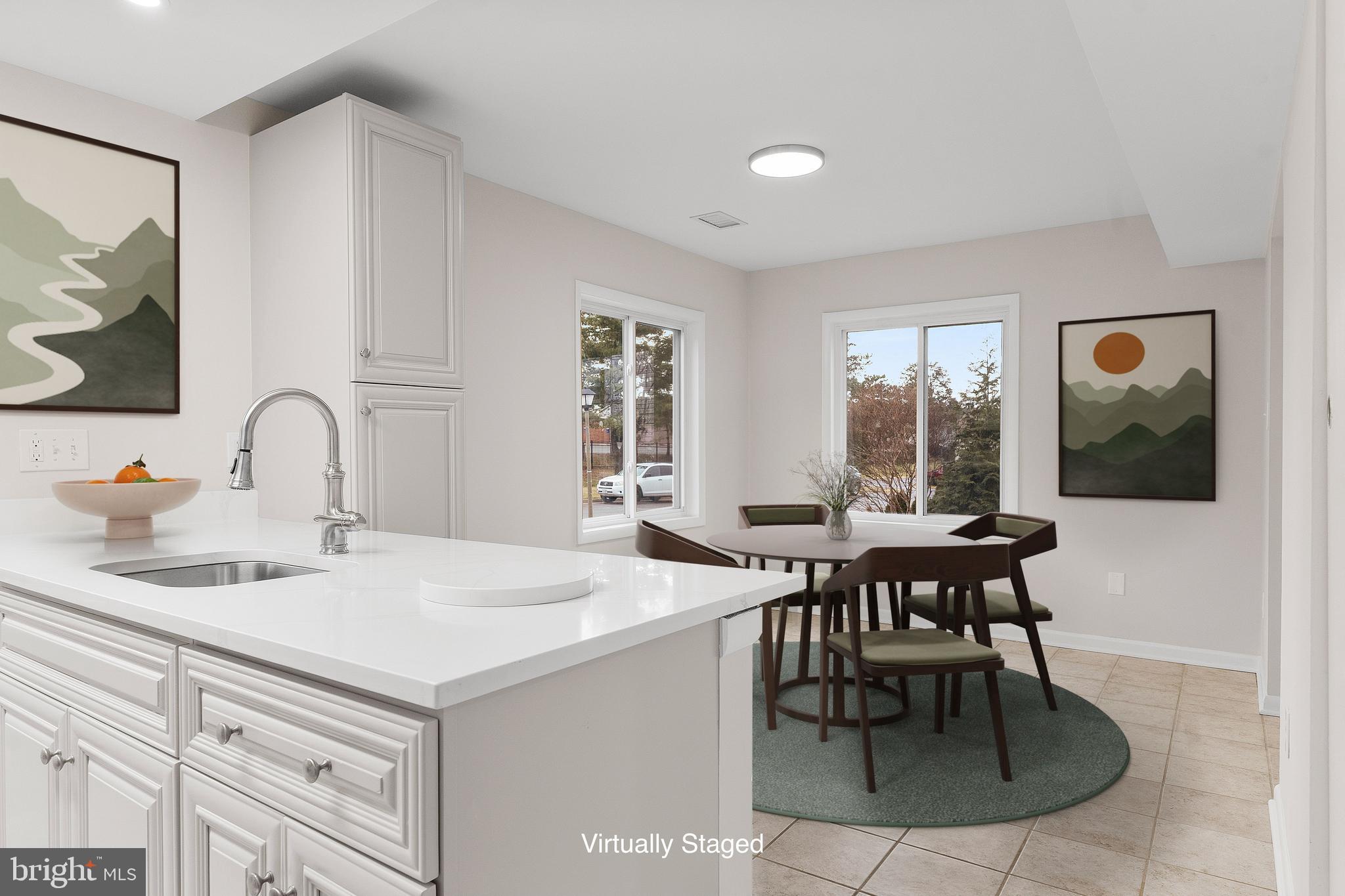 FOUR SEASONS REGIME - Residential