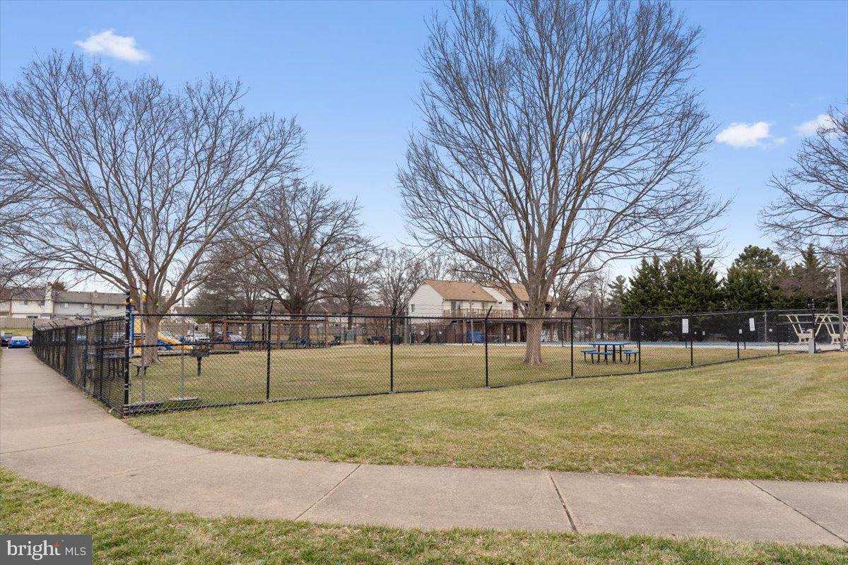 FOUR SEASONS REGIME - Residential